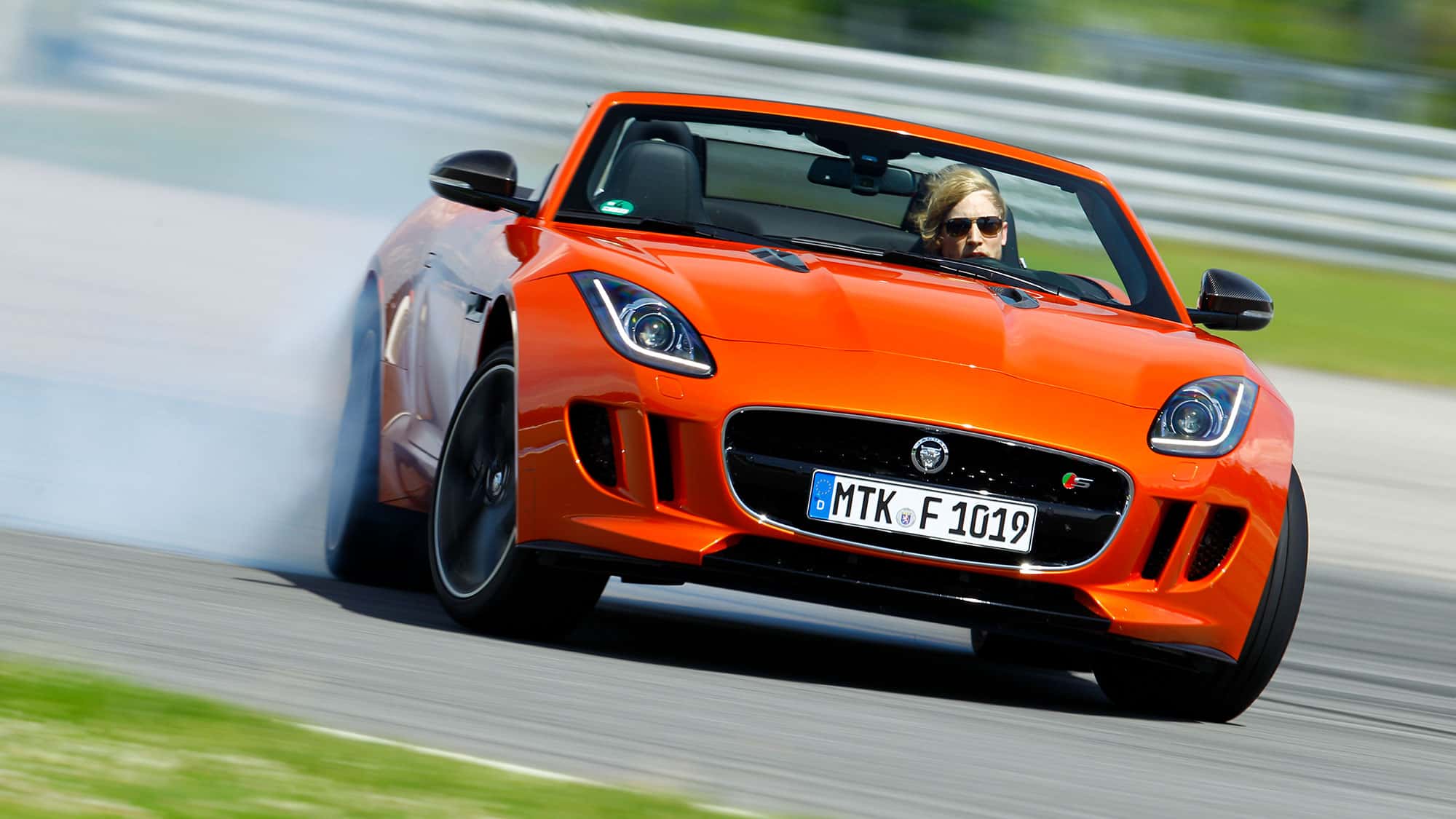 Jaguar-F-Type-mit-vier-sechs-oder-acht-Zylindern-10-000-Euro-Aufschlag-f-r-maximale-Emotion