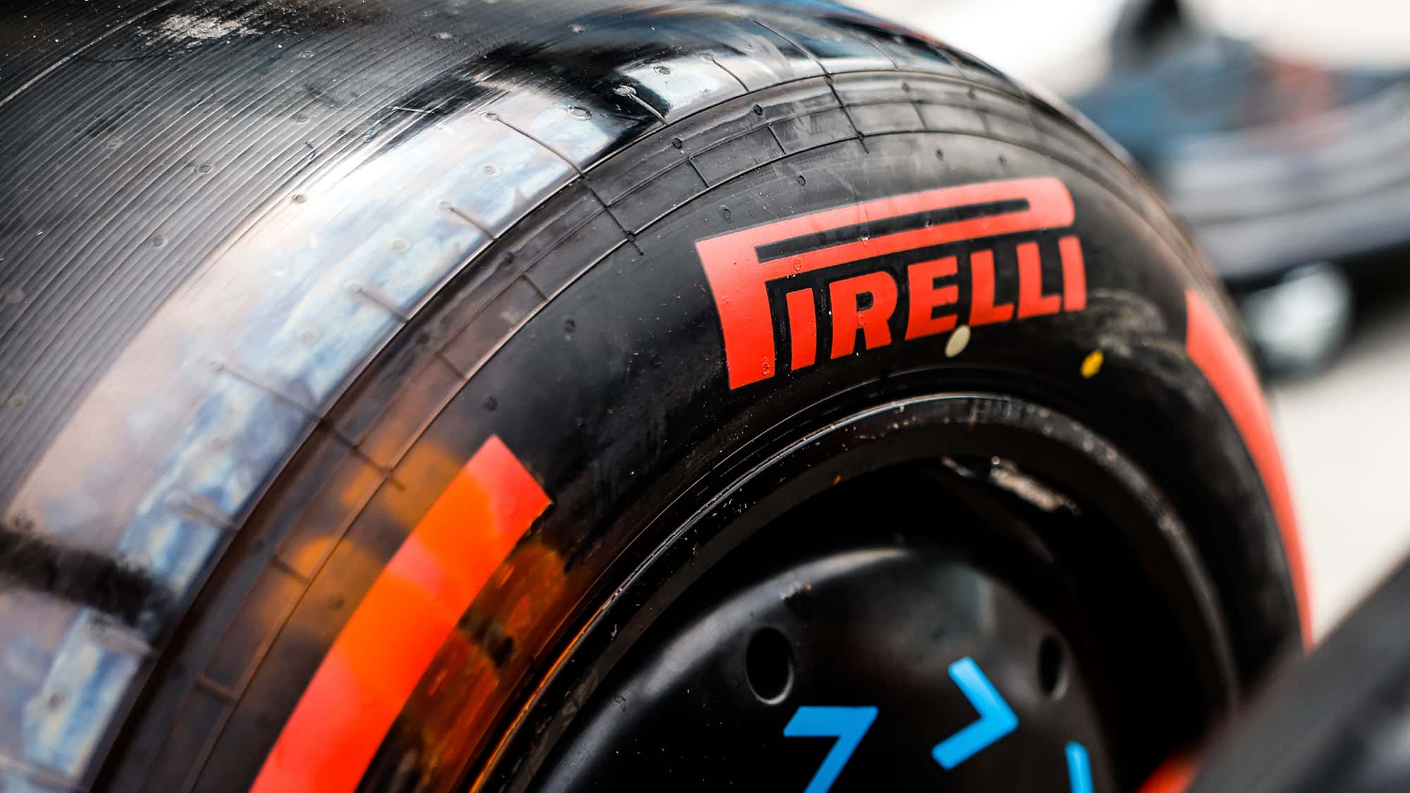 Best HD Pictures about  Formel 1 Reifen Kaufen  with No AI Images