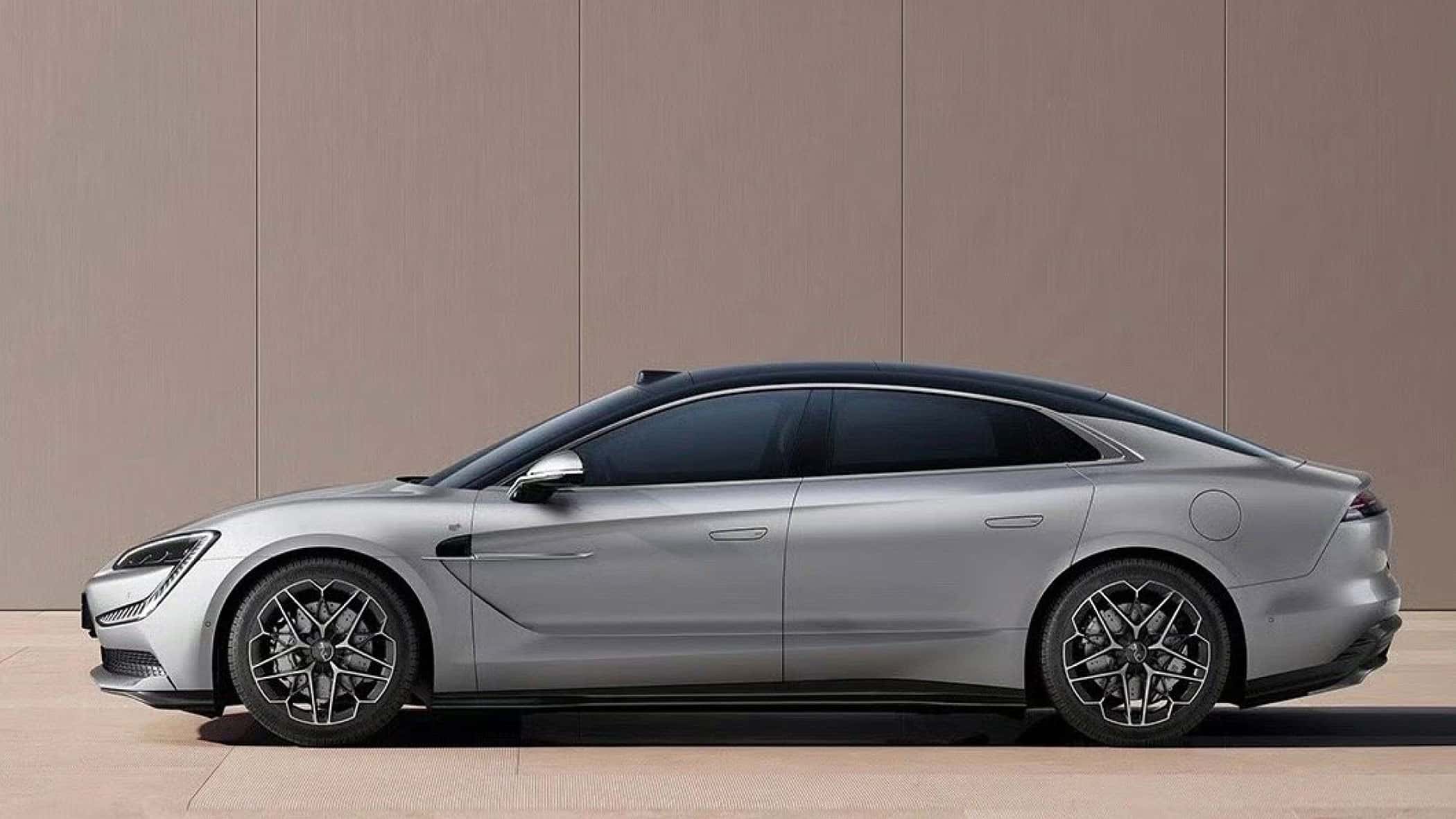 Gigantische-Batterie-enormes-Gewicht-Luxus-Limousine-Yangwang-U7-mit-einer-Tonne-Akku