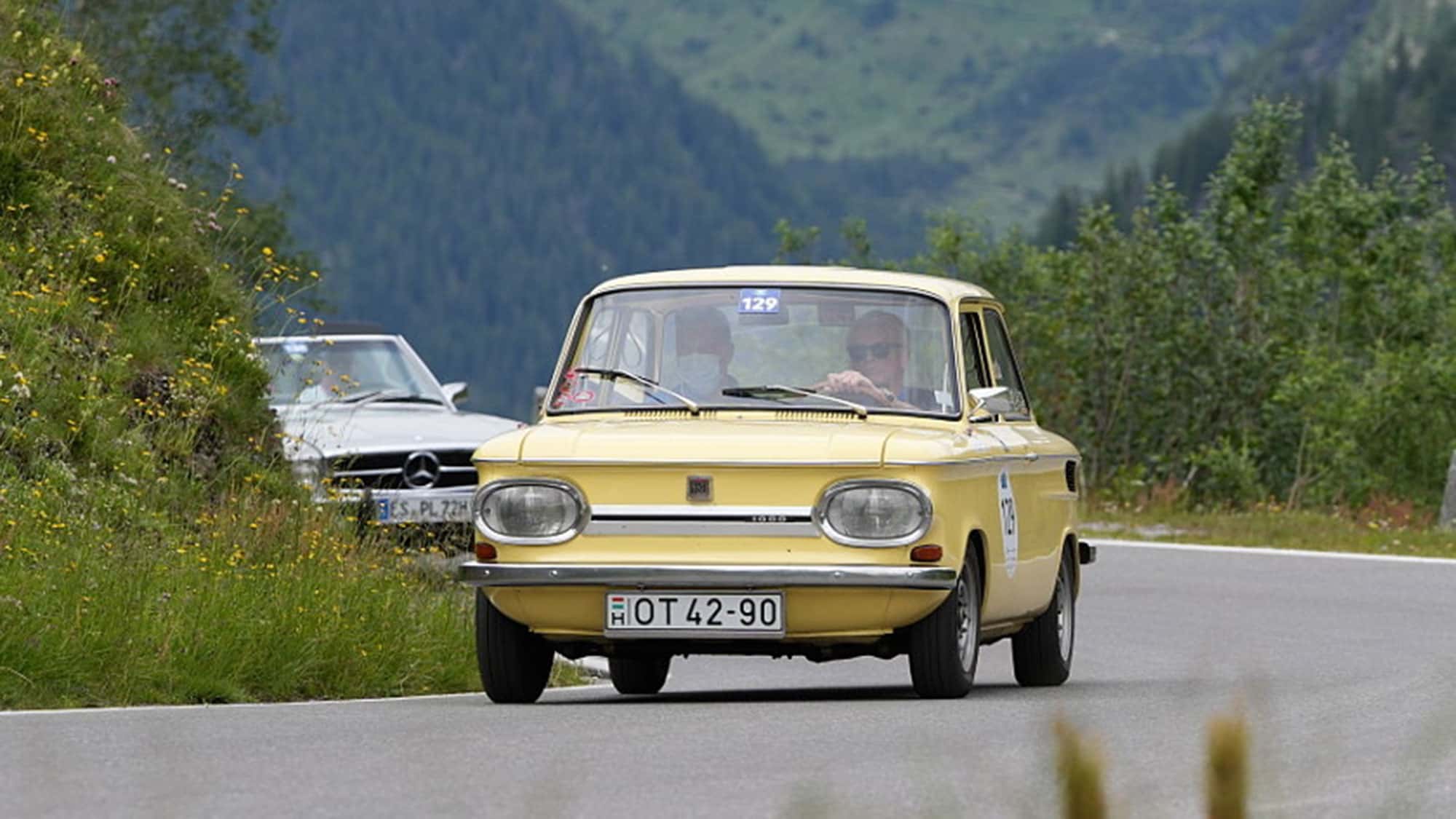 OLDTIMER MARKT 3595) Panhard Dyna in einer seltenen Vorstellung auf 5