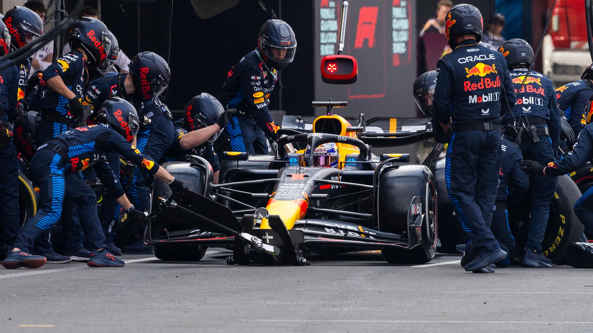 Red Bull: Beste Taktik für 20 Sekunden Strafe?