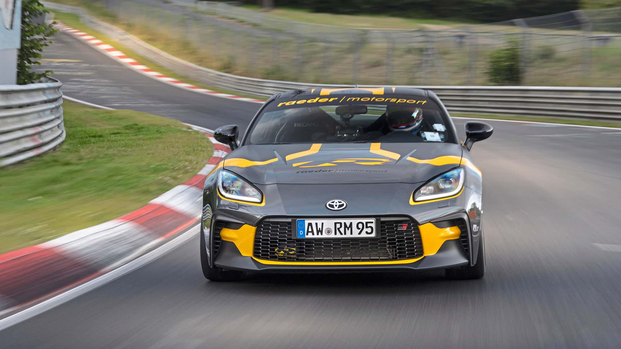 Toyota-GR86-Raeder-Motorsport-im-Supertest-Das-perfekte-Ringtool-f-r-die-Nordschleife-