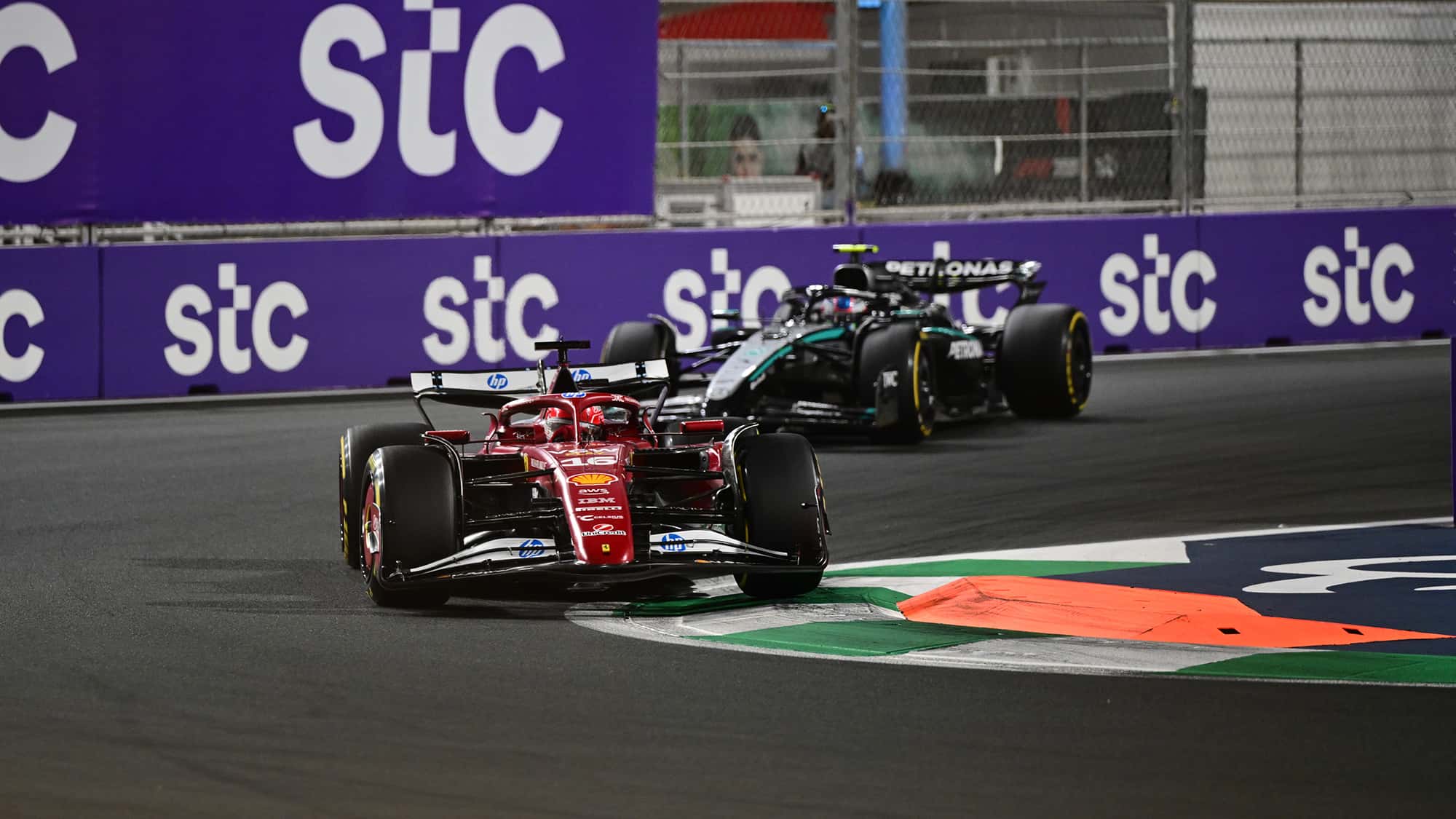 チームランキングGPサウジアラビア2025：メルセデスの前のフェラーリ