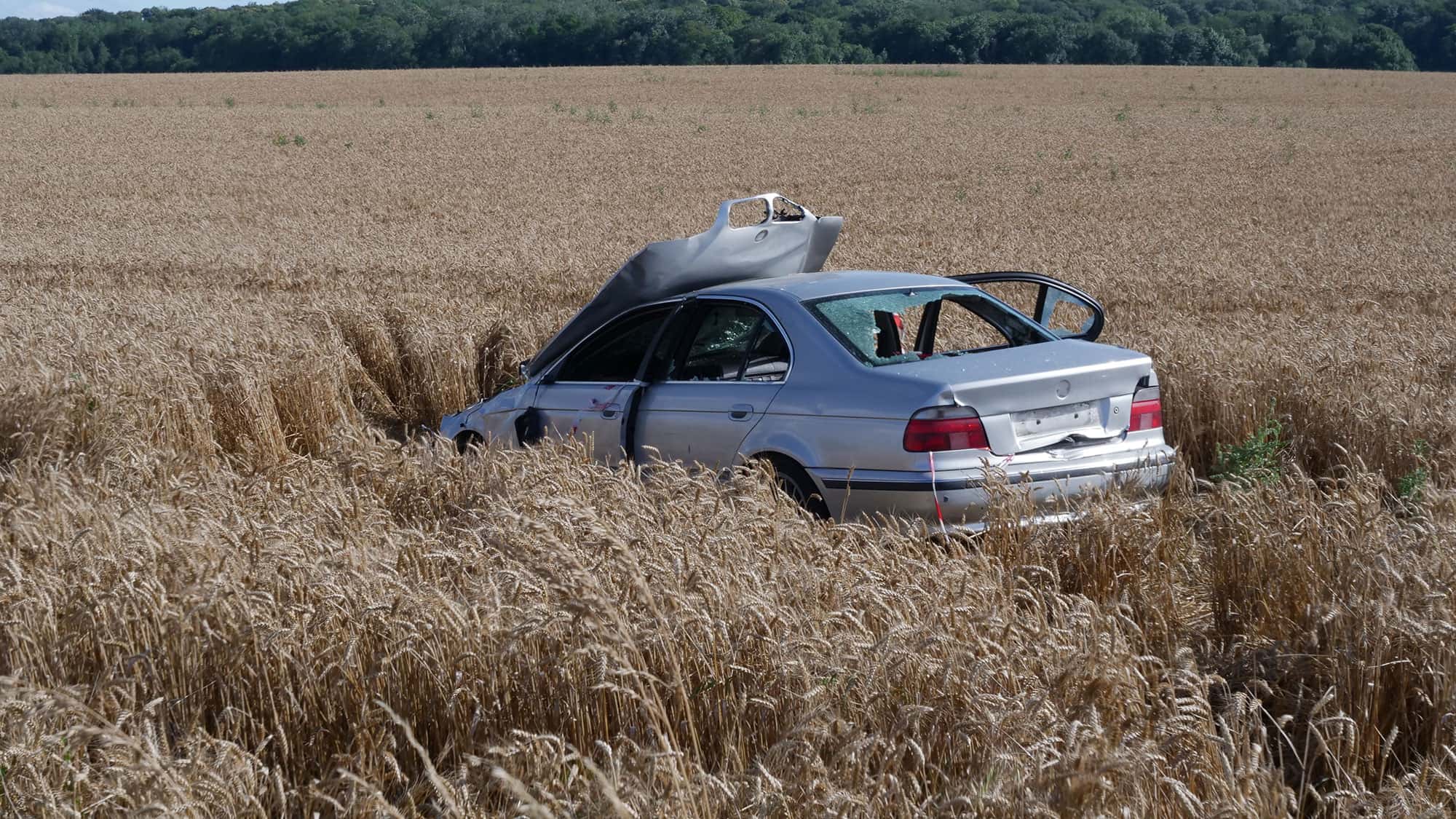 Autowracks-auf-Feldern-Warum-Landwirte-auf-Schrott-setzen