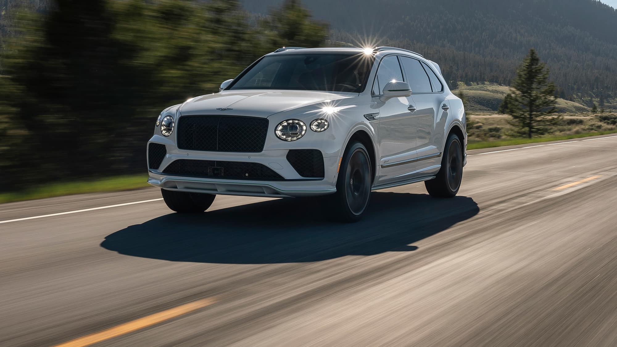 Bentley-Bentayga-Speed-nobler-SUV-mit-650-PS-Ma-anzug-trifft-Muskelshirt