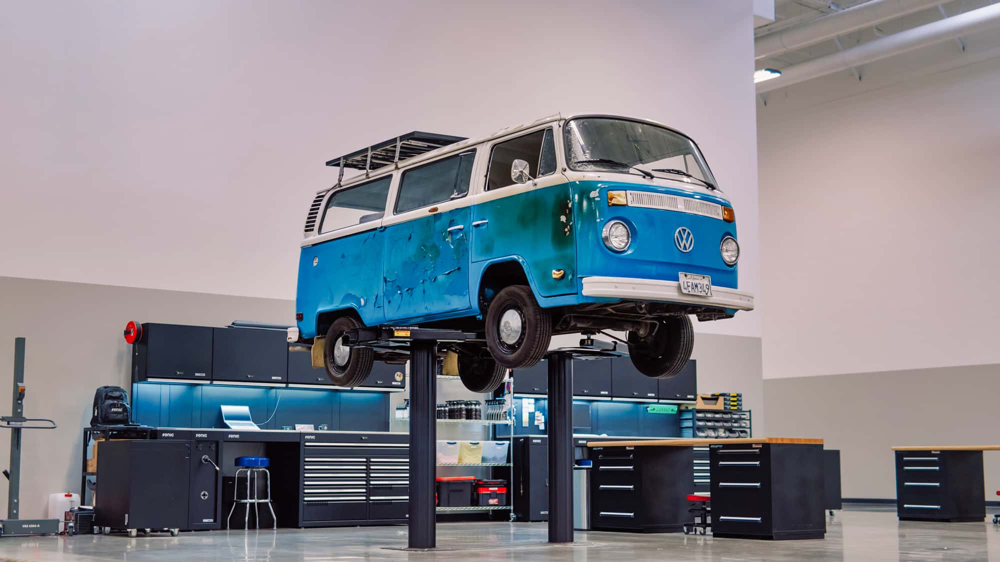 VW-restauriert-den-ber-hmten-Waldbrand-Bulli-Das-Brandopfer-soll-weiterleben
