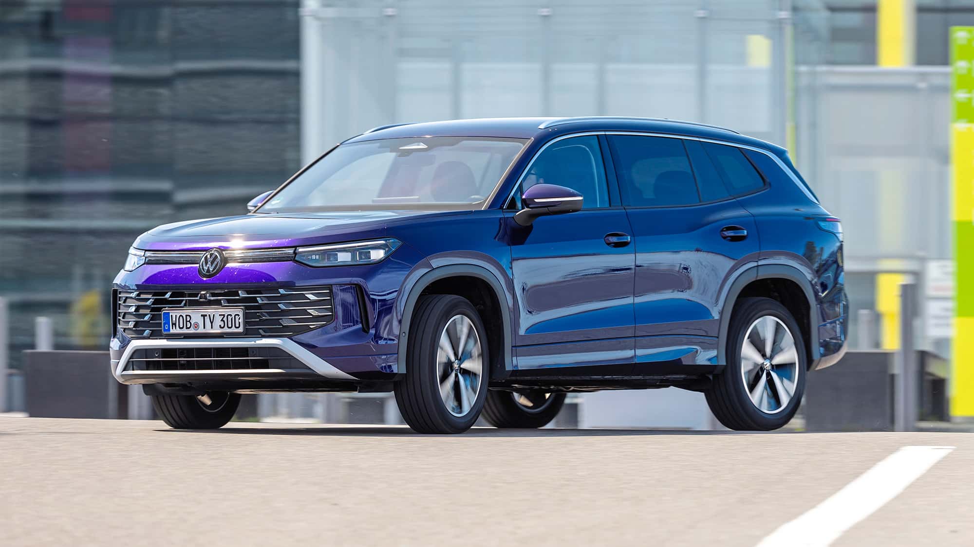 Komfort-Offensive-im-VW-SUV-VW-Tayron-entmachtet-den-Touareg