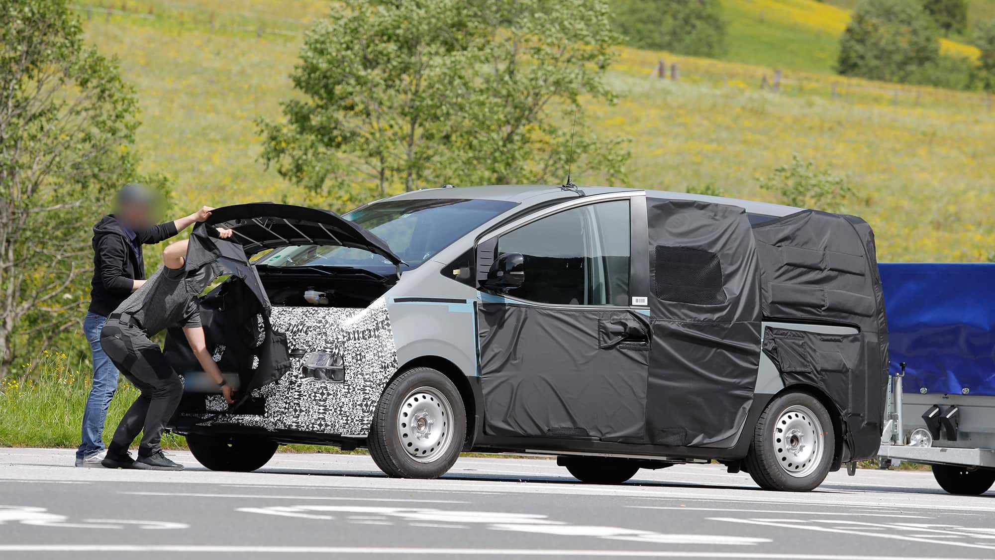 Geheimer-Erlk-nig-beweist-Hyundai-bringt-den-Staria-als-Elektro-Van