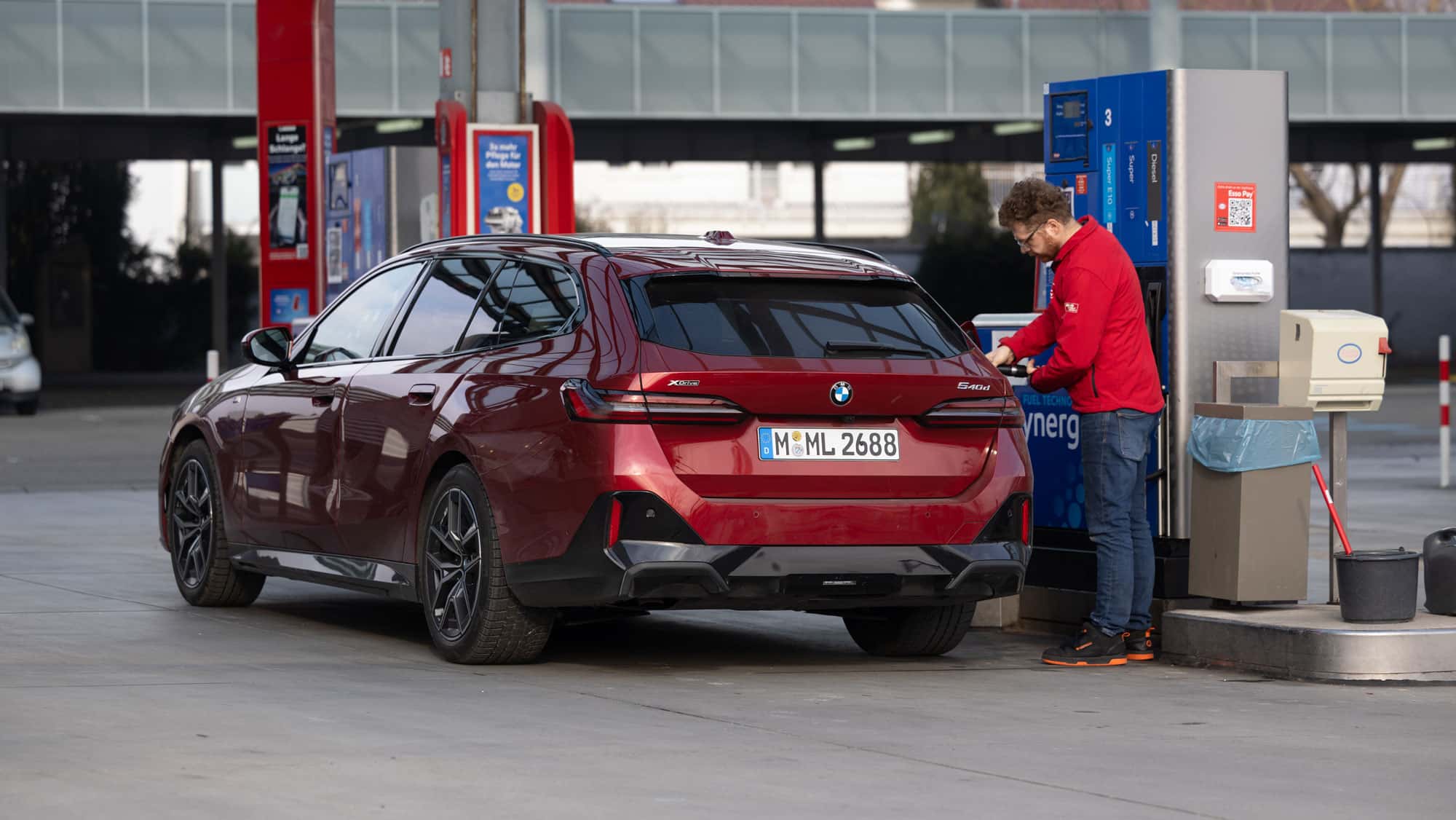 Limousine-und-Transporter-Warum-der-BMW-540d-Touring-zwei-Welten-vereint