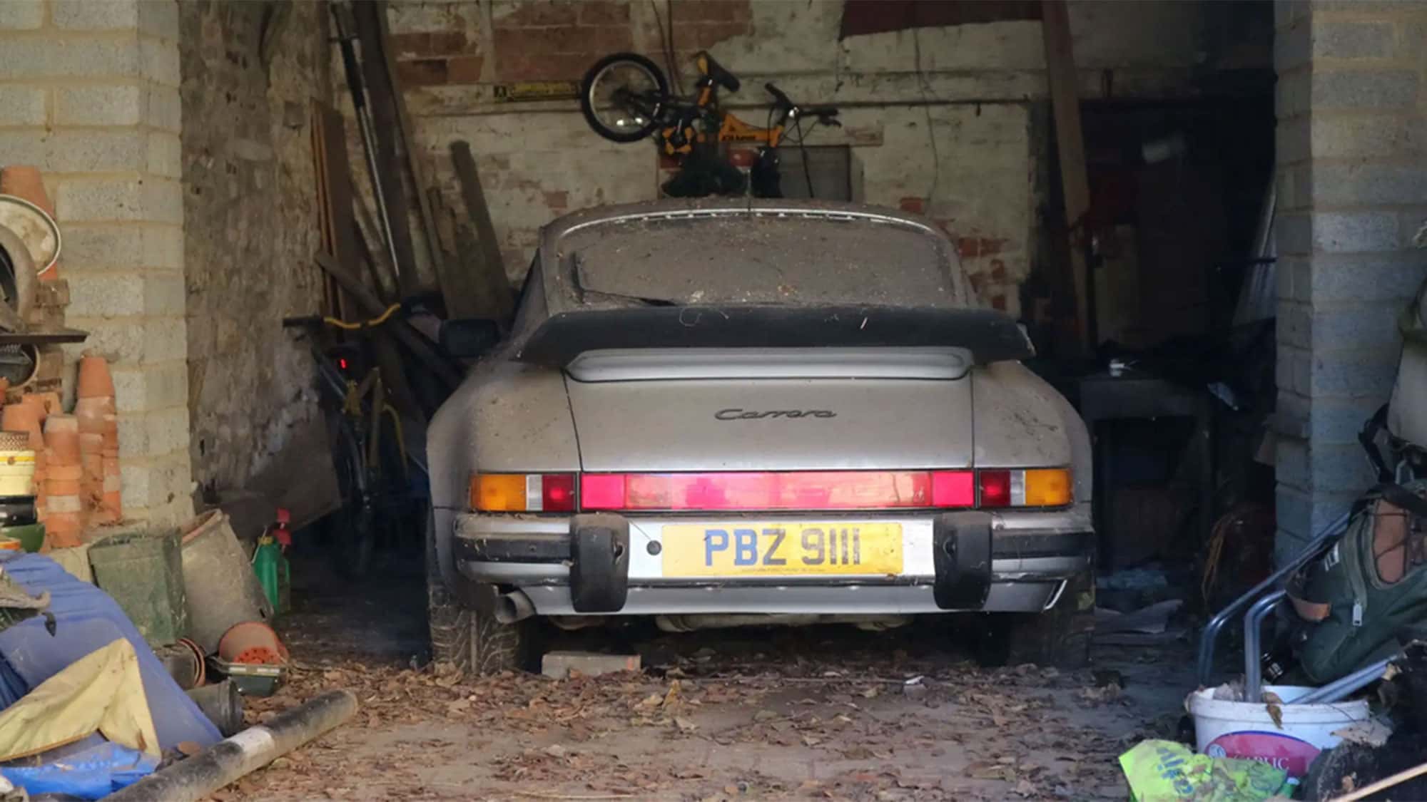 Porsche-911-Carrera-3-2-Sport-Barnfind-Dieser-911-stand-14-Jahre-in-der-Scheune