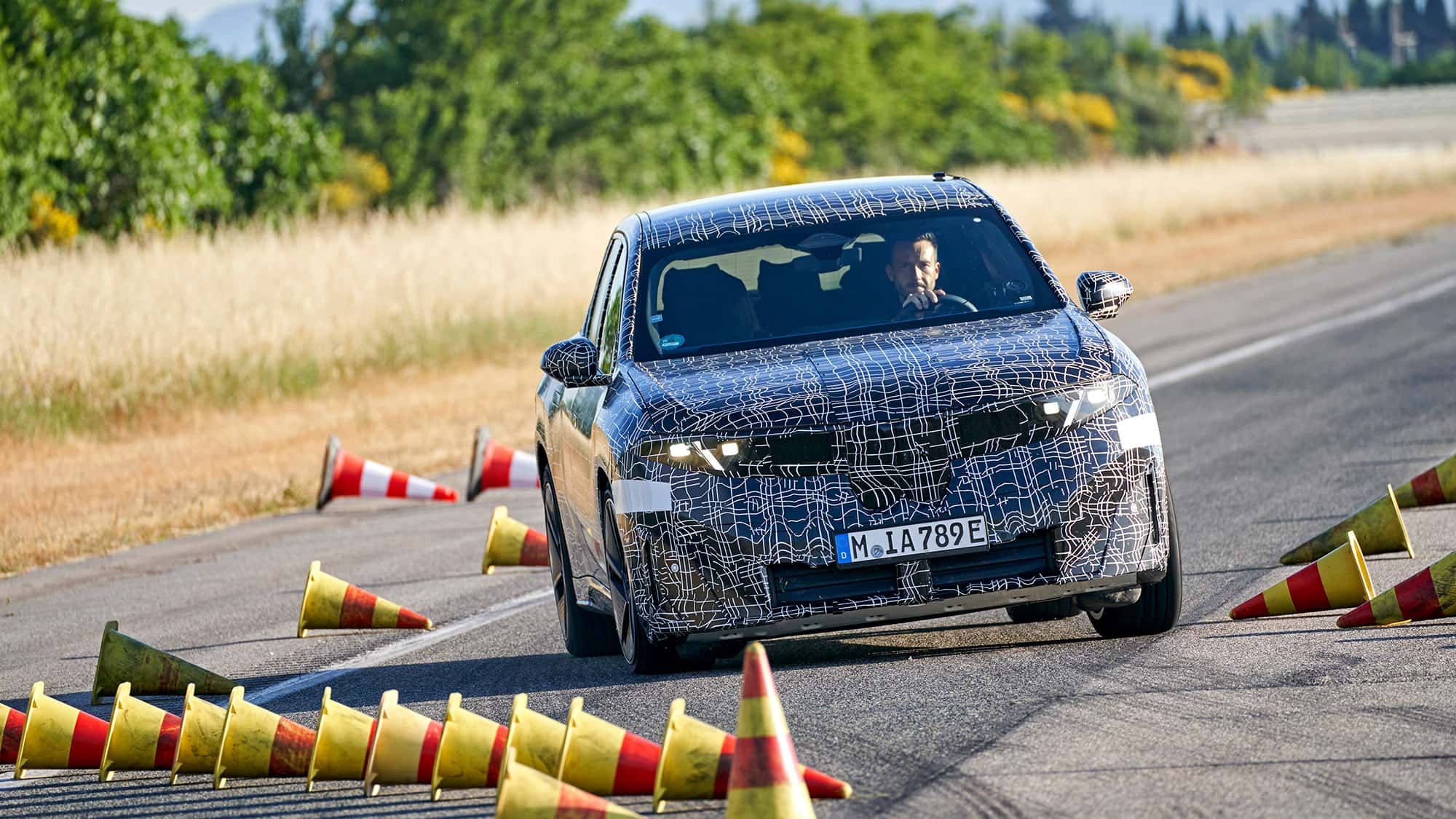 BMW-iX3-Neue-Klasse-So-dynamisch-kann-ein-Elektro-SUV-sein