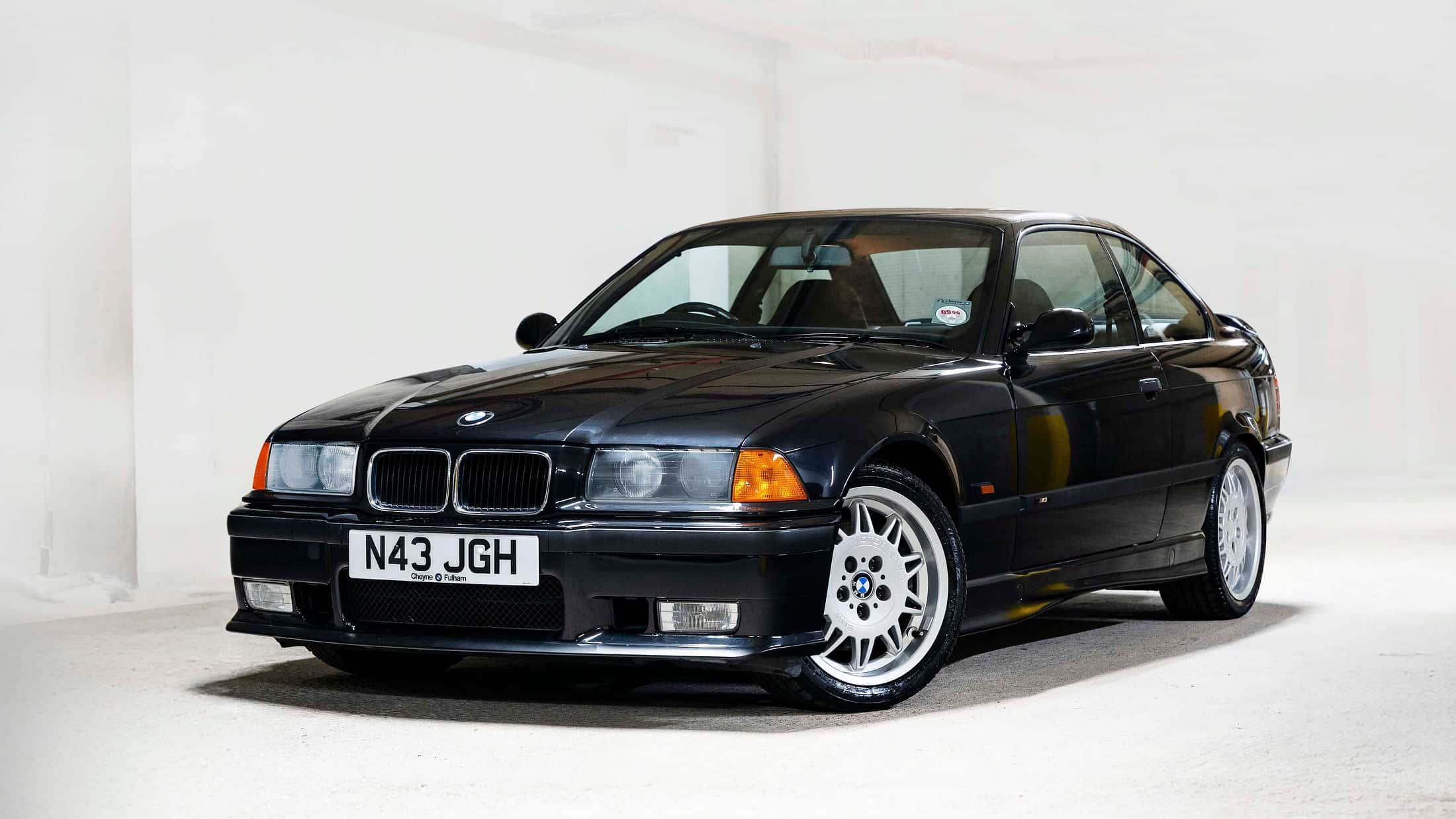 BMW-E36-M3-wird-verkauft-Neuwertiger-M3-aus-Garagenhaft-befreit
