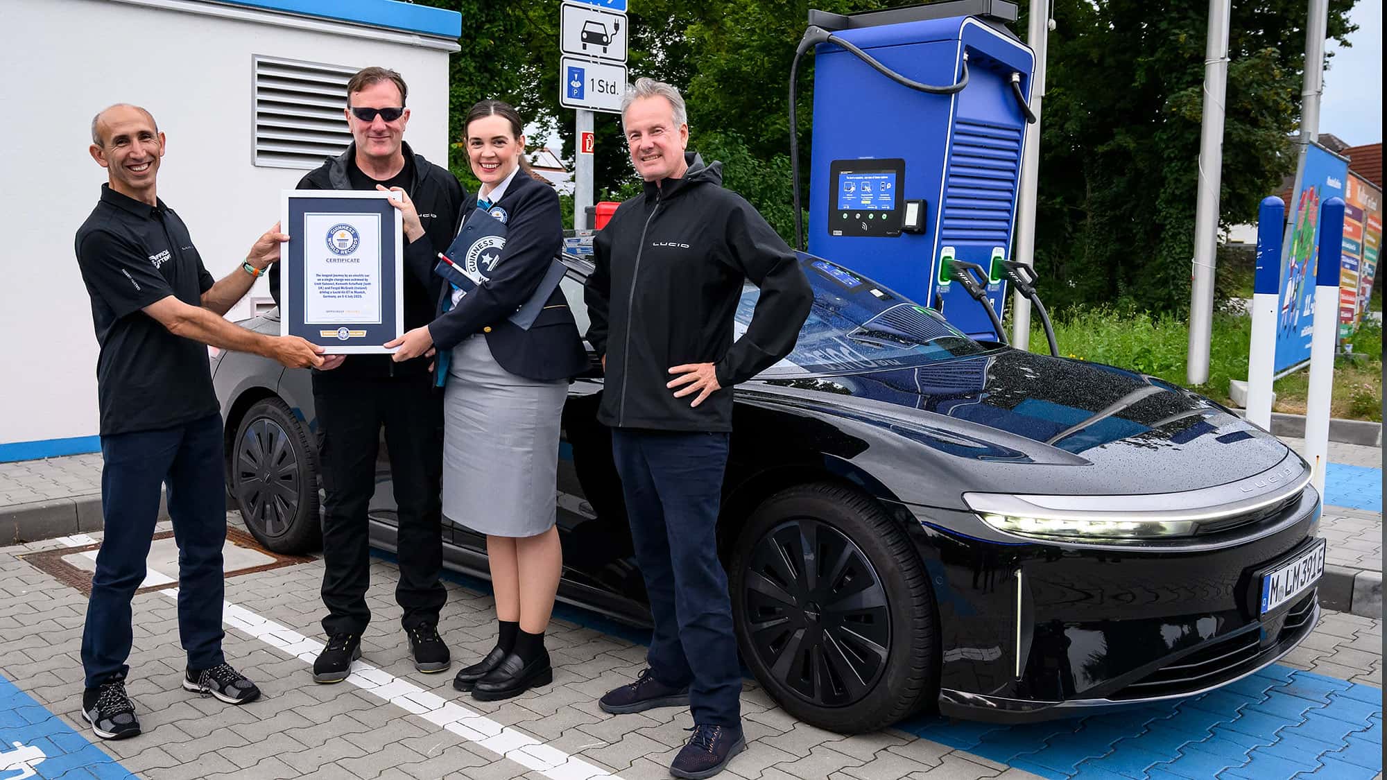 Lucid-Air-schafft-1-205-km-mit-einer-Akkuladung-E-Auto-durchbricht-Reichweiten-Schallmauer