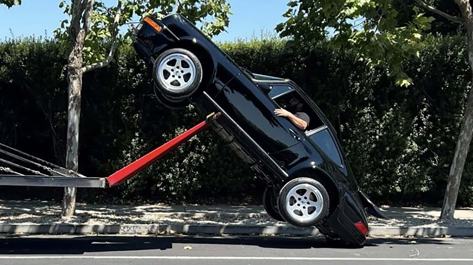 Ruf-CTR-Yellowbird-f-llt-vom-Autotransporter-Leider-konnte-dieser-Yellowbird-nicht-fliegen