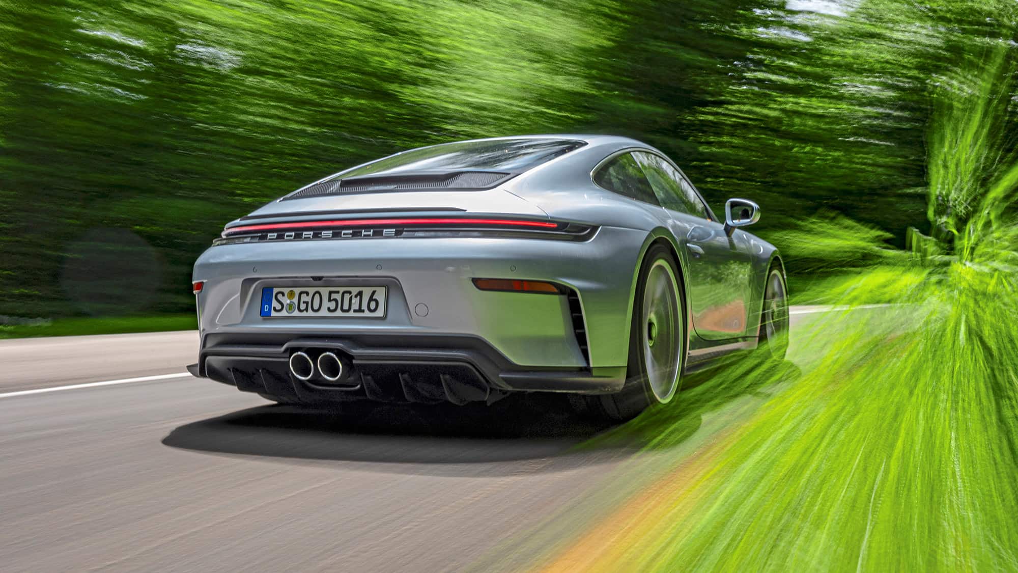 Porsche-911-GT3-Touring-Ein-Rennwagen-im-Smoking