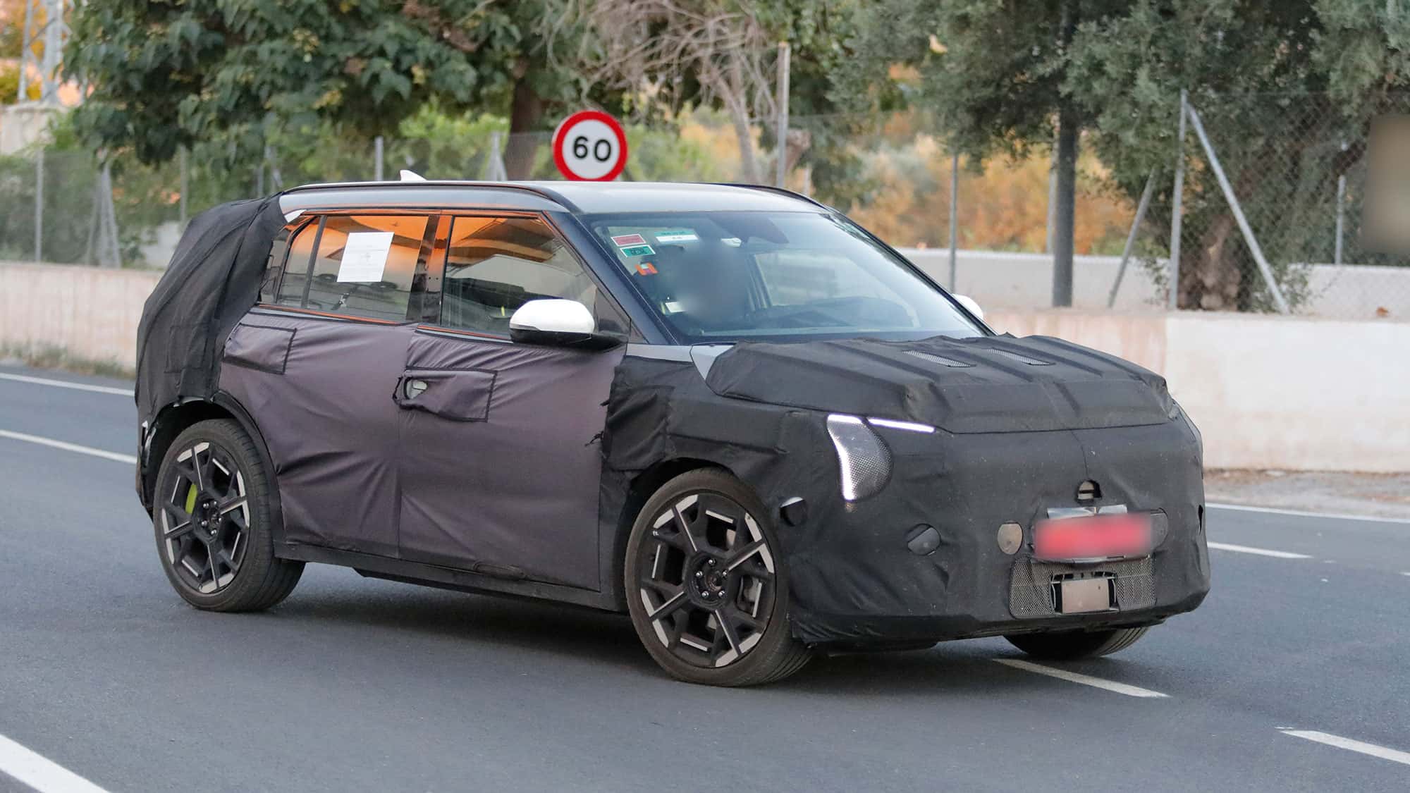 Bald-mit-400-Elektro-PS-Kia-bringt-scharfen-EV3-GT