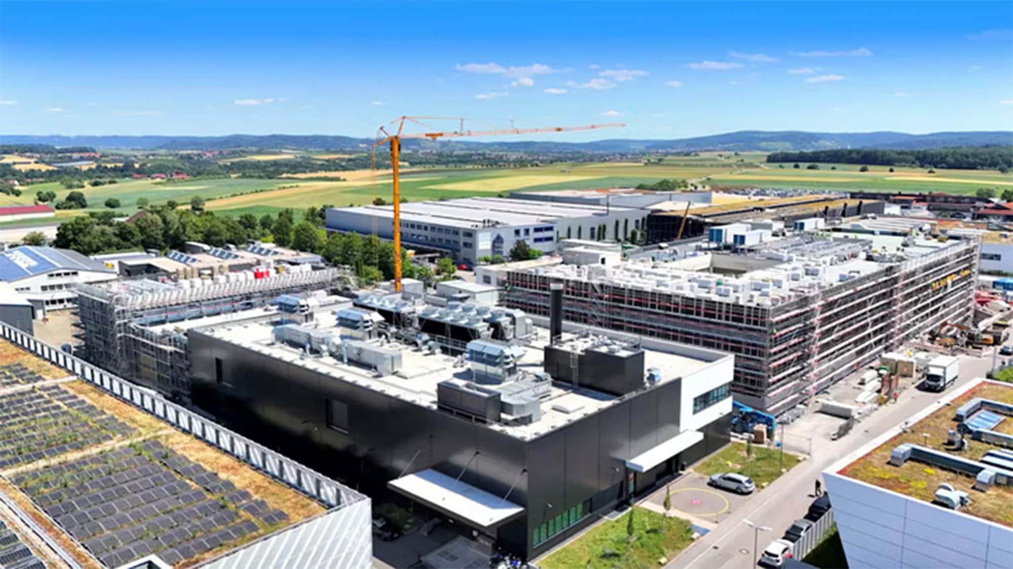 Mercedes-AMG-in-Affalterbach-Stra-en-Kauf-gegen-Erlk-nig-Spionage