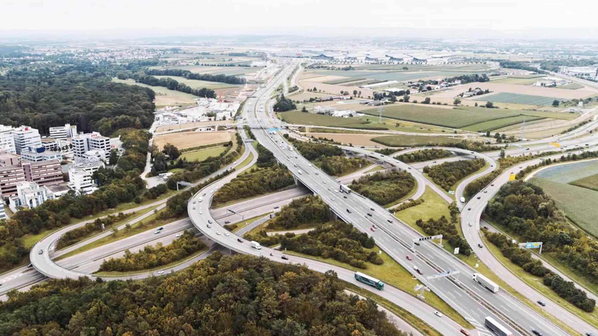 A8-Knoten-ab-8-8-gesperrt-Echterdinger-Ei-wird-zur-Staufalle