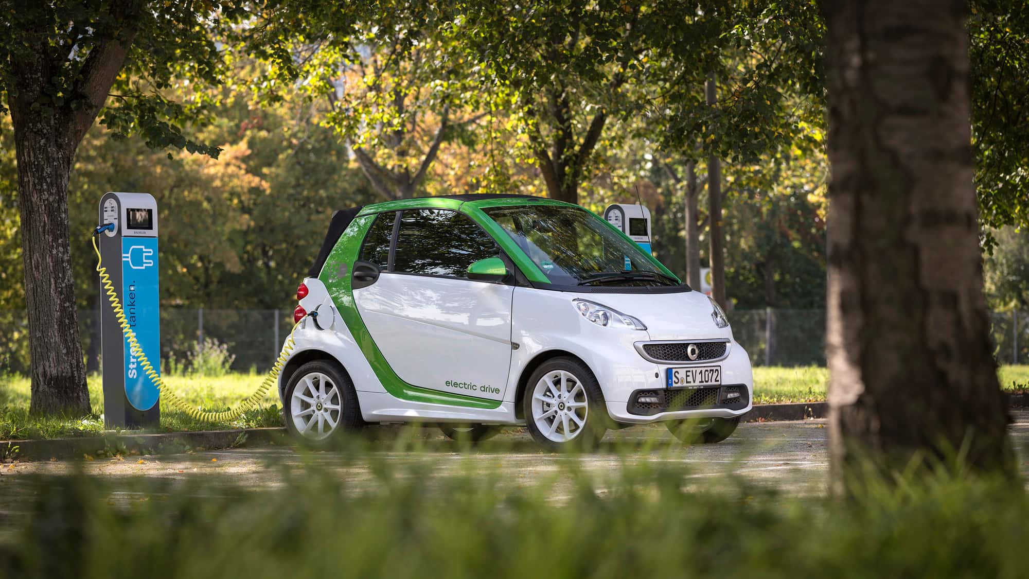 Mercedes-fehlen-Ersatzakkus-f-r-Elektro-Smart-Bei-Batteriedefekt-droht-der-Schottplatz