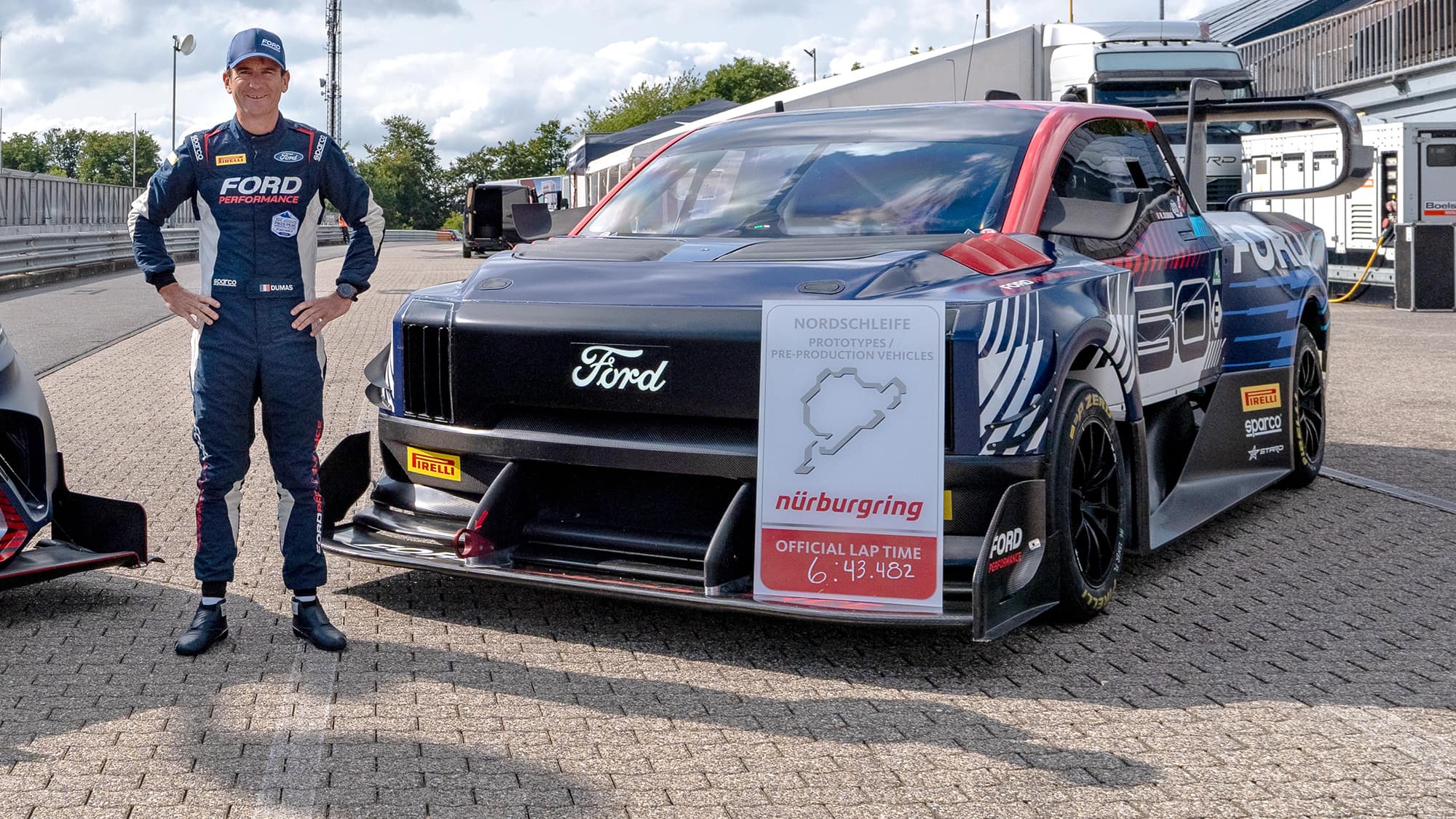 Ford-F-150-Super-Truck-auf-der-Nordschleife-Elektro-Pick-Up-jagt-Porsche-Bestzeiten