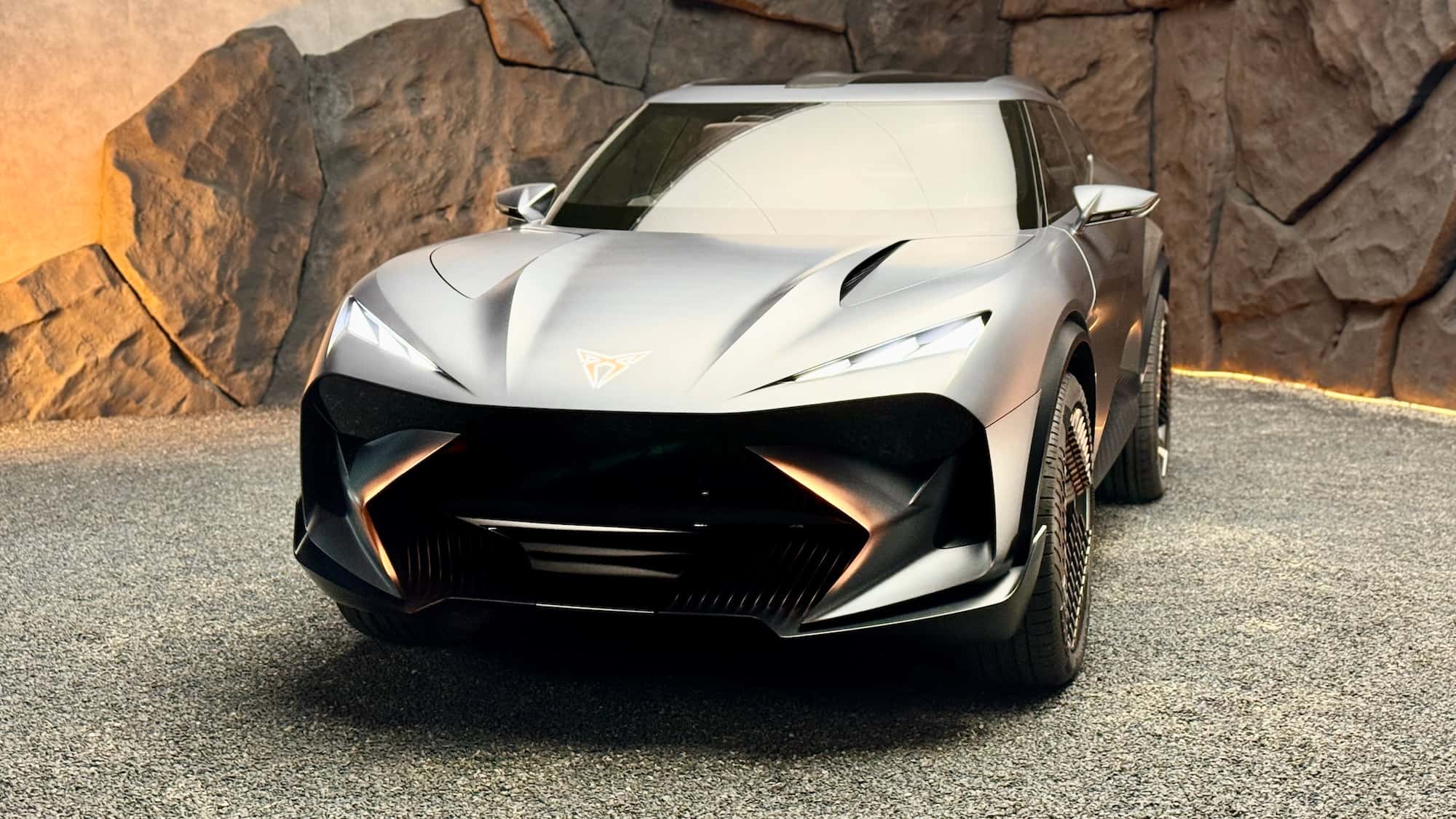 Cupra-Tindaya-Studie-Futuristisches-Design-und-fast-500-PS