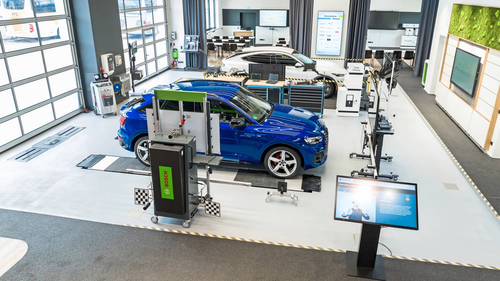 Auto-Reparaturen-kosten-immer-mehr-Werkstattstunde-knackt-200-Euro