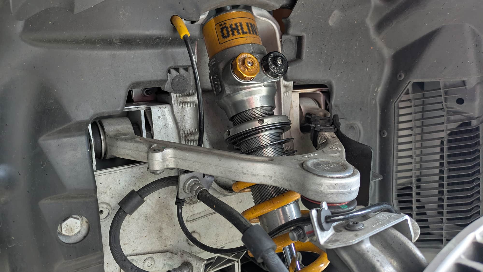 Alpine-A110-R-Ultime-Das-k-nnen-die-besonderen-Sto-d-mpfer