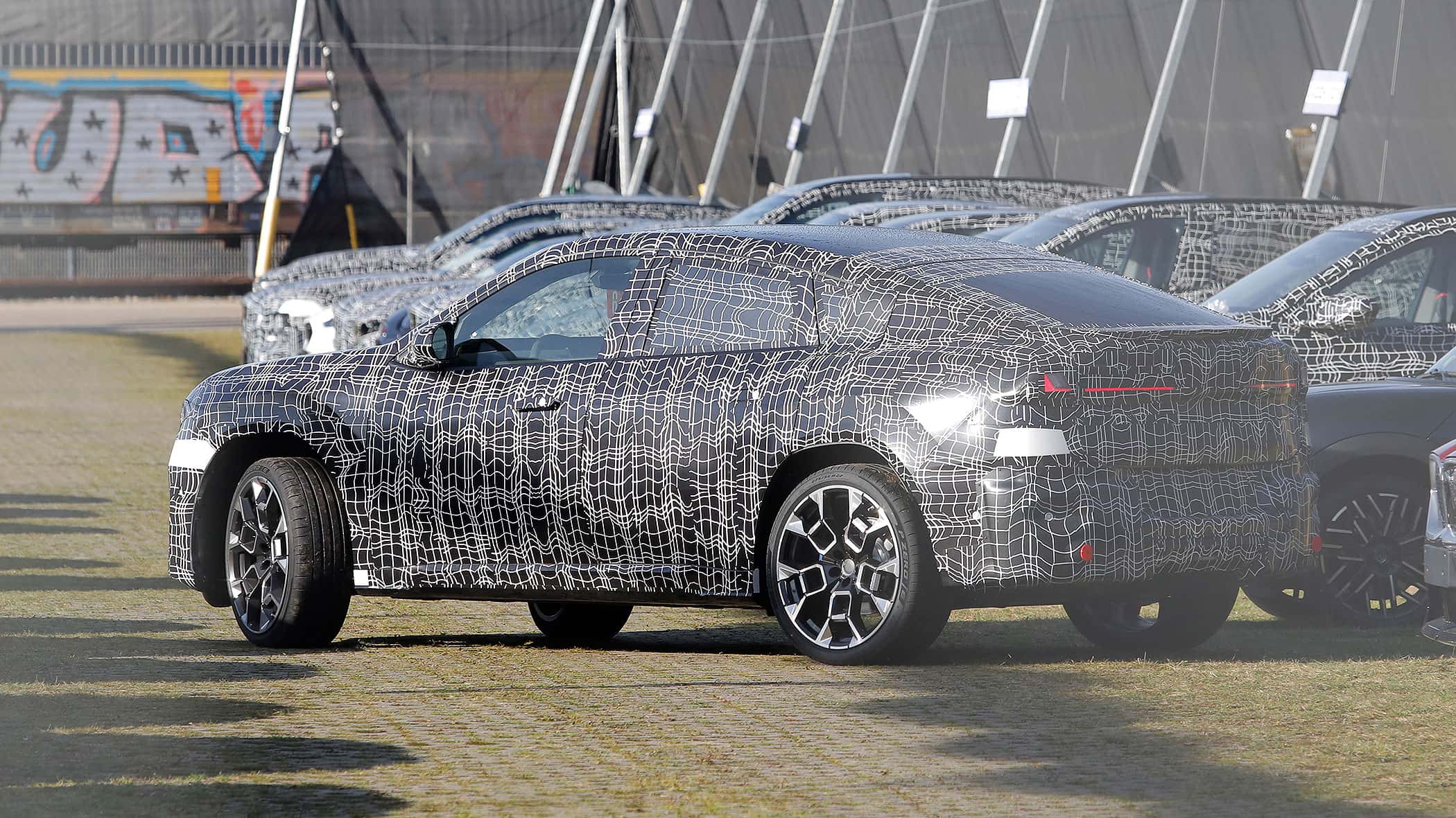 BMW-iX4-So-kommt-das-elektrische-SUV-Coup-