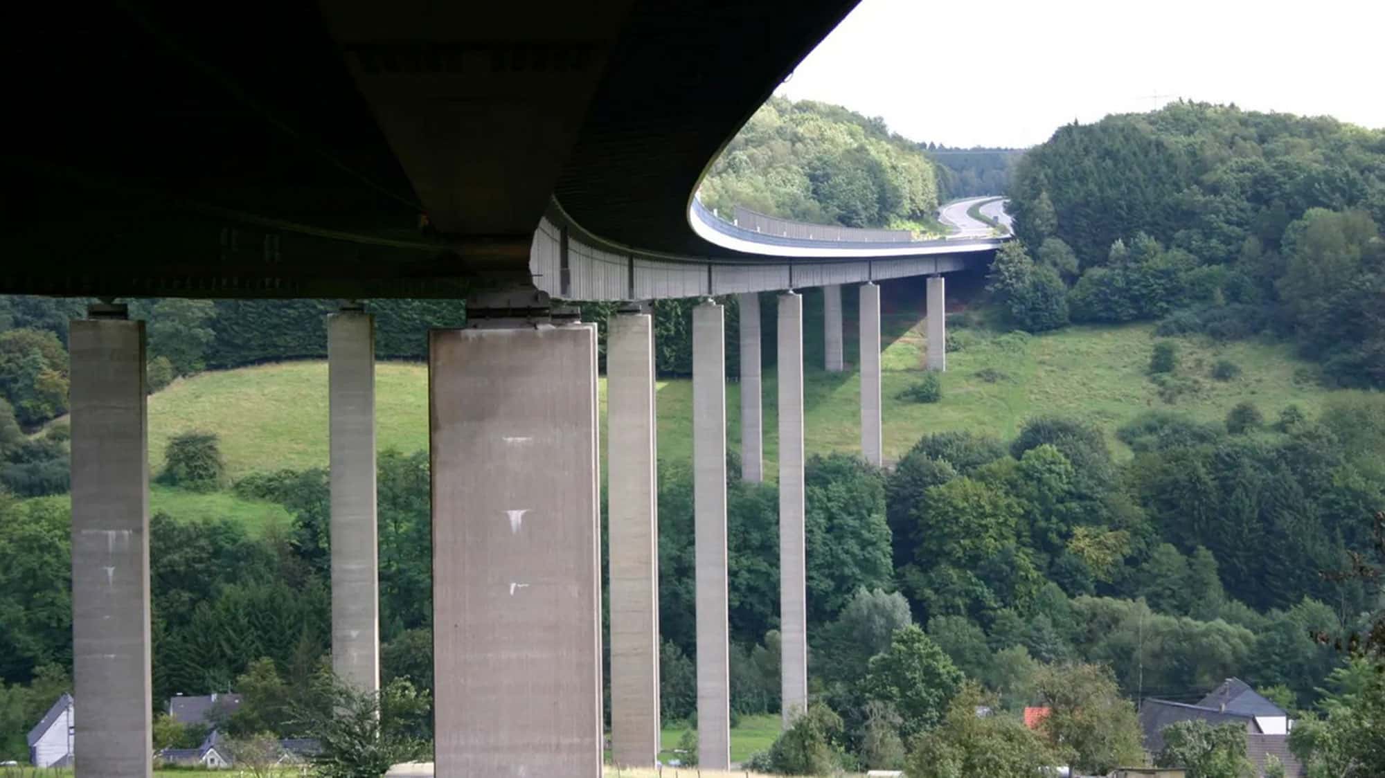 -Lkw-Fahrer-benehmt-Euch-Autobahn-GmbH-droht-mit-Br-cken-Sperrung