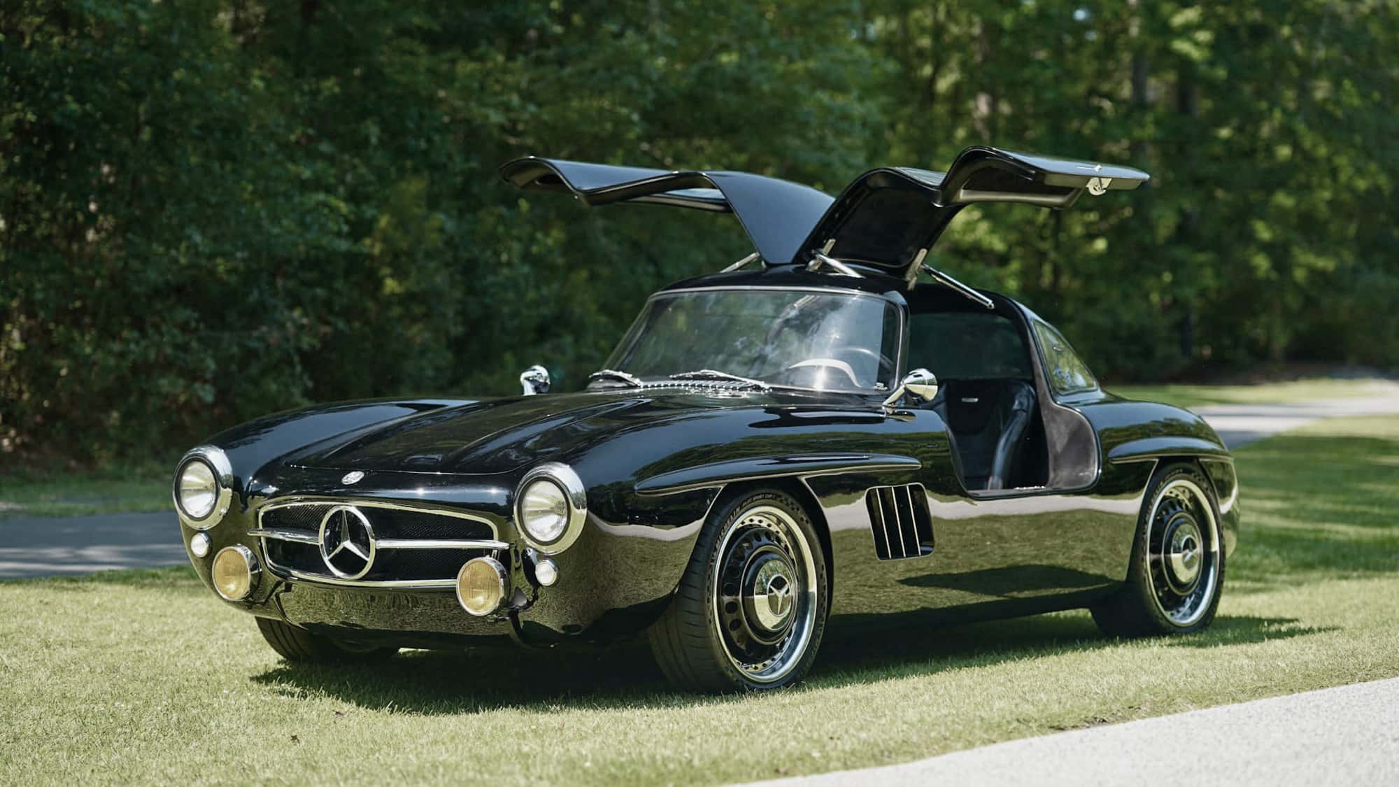 Mercedes-355-SL-Signature-Autosports-Restomod-Mercedes-Fl-gelt-rer-zum-Dumpingpreis