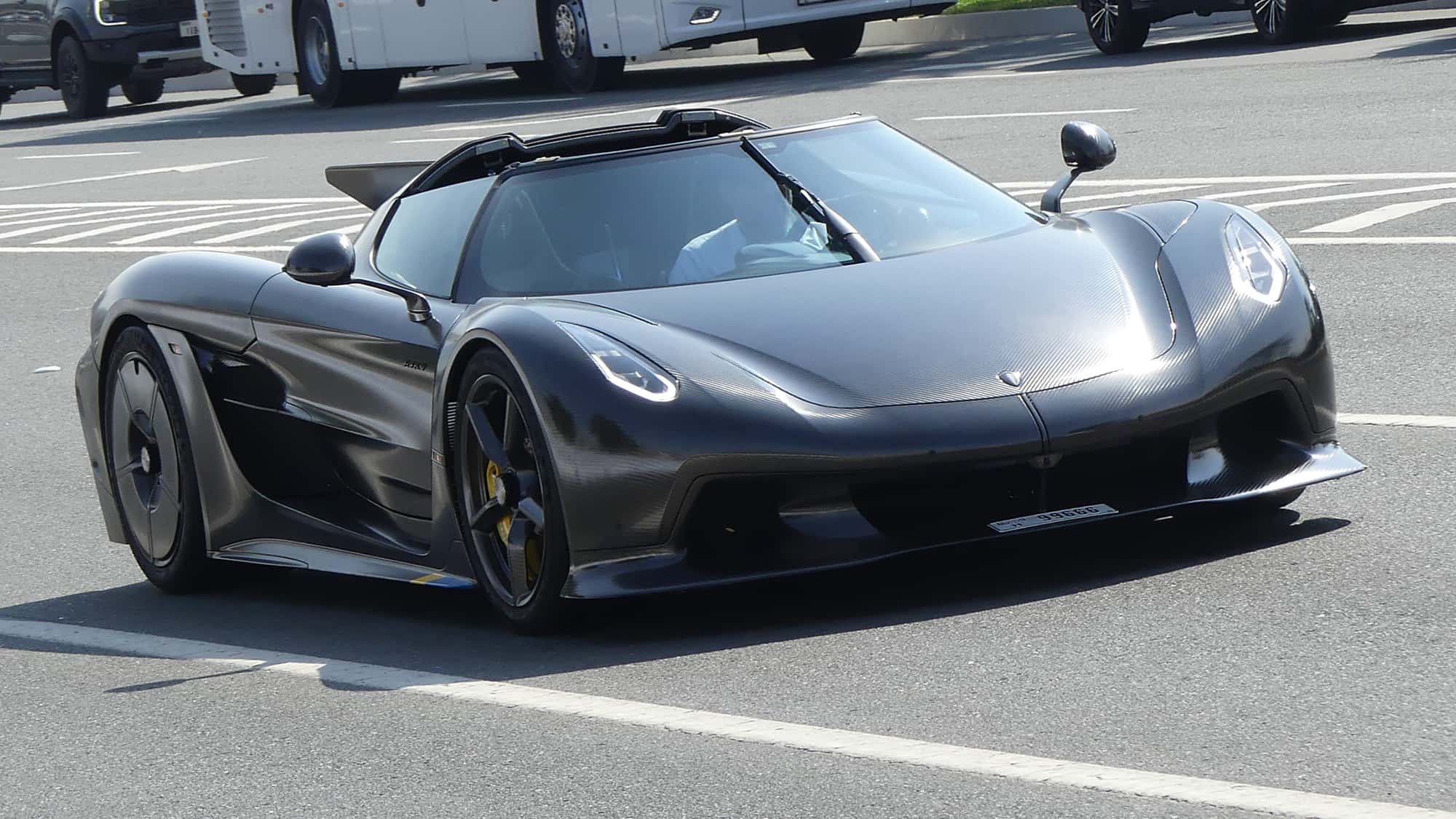 Verr-cktes-Carspotting-beim-Abu-Dhabi-GP-Jesko-crasht-die-Ferrari-Party