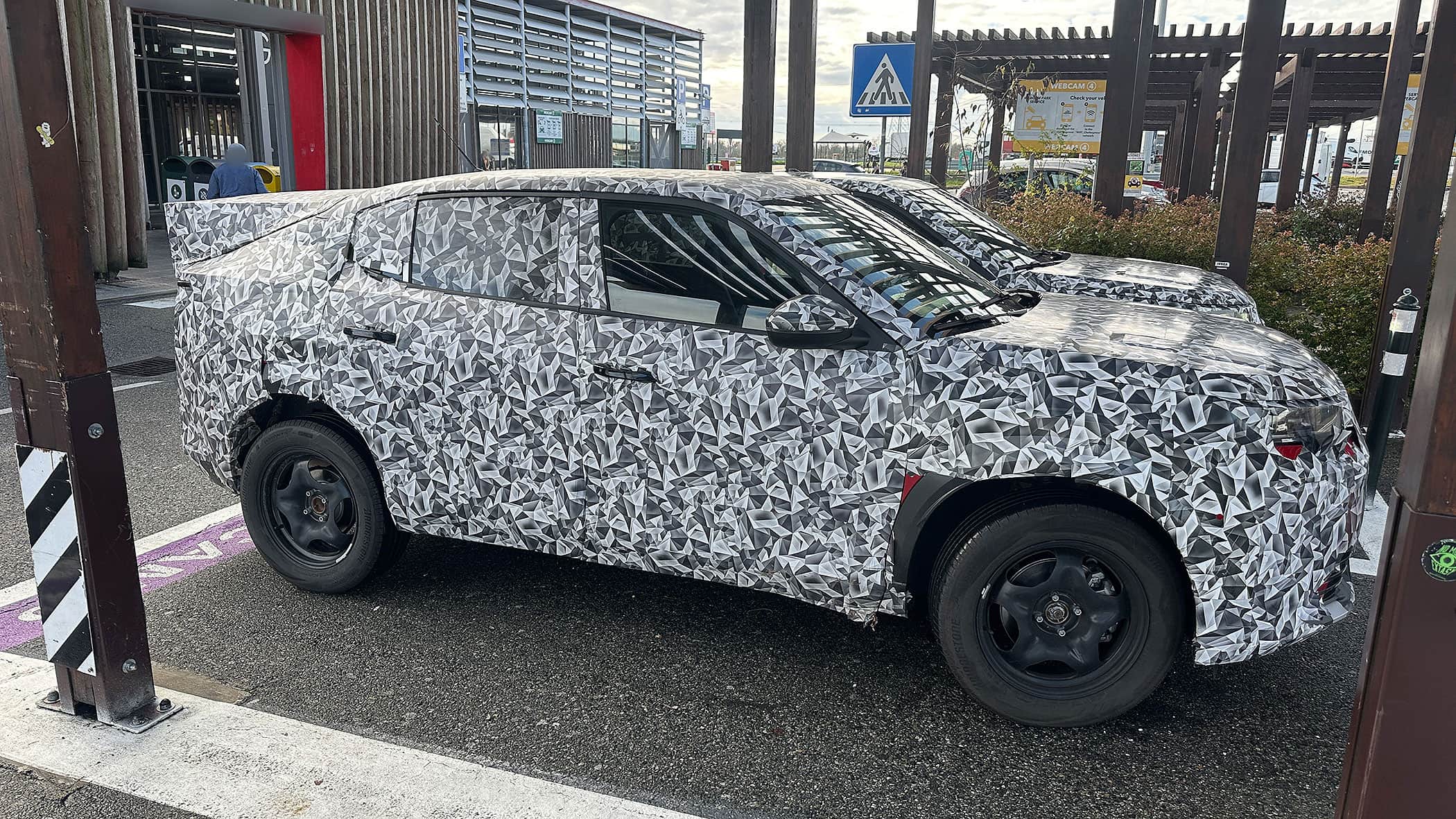 Fiat-Fastback-Erlk-nig-SUV-Coup-mit-Grande-Panda-Genen