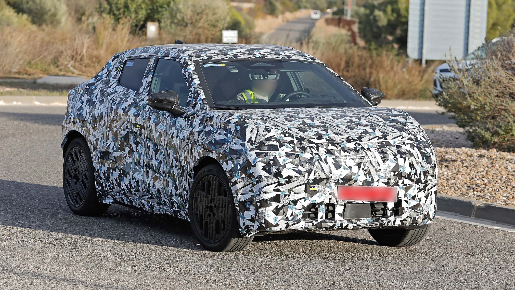 Nissan-Juke-EV-Erlk-nig-Die-Kanten-bleiben-die-Technik-kommt-vom-Leaf