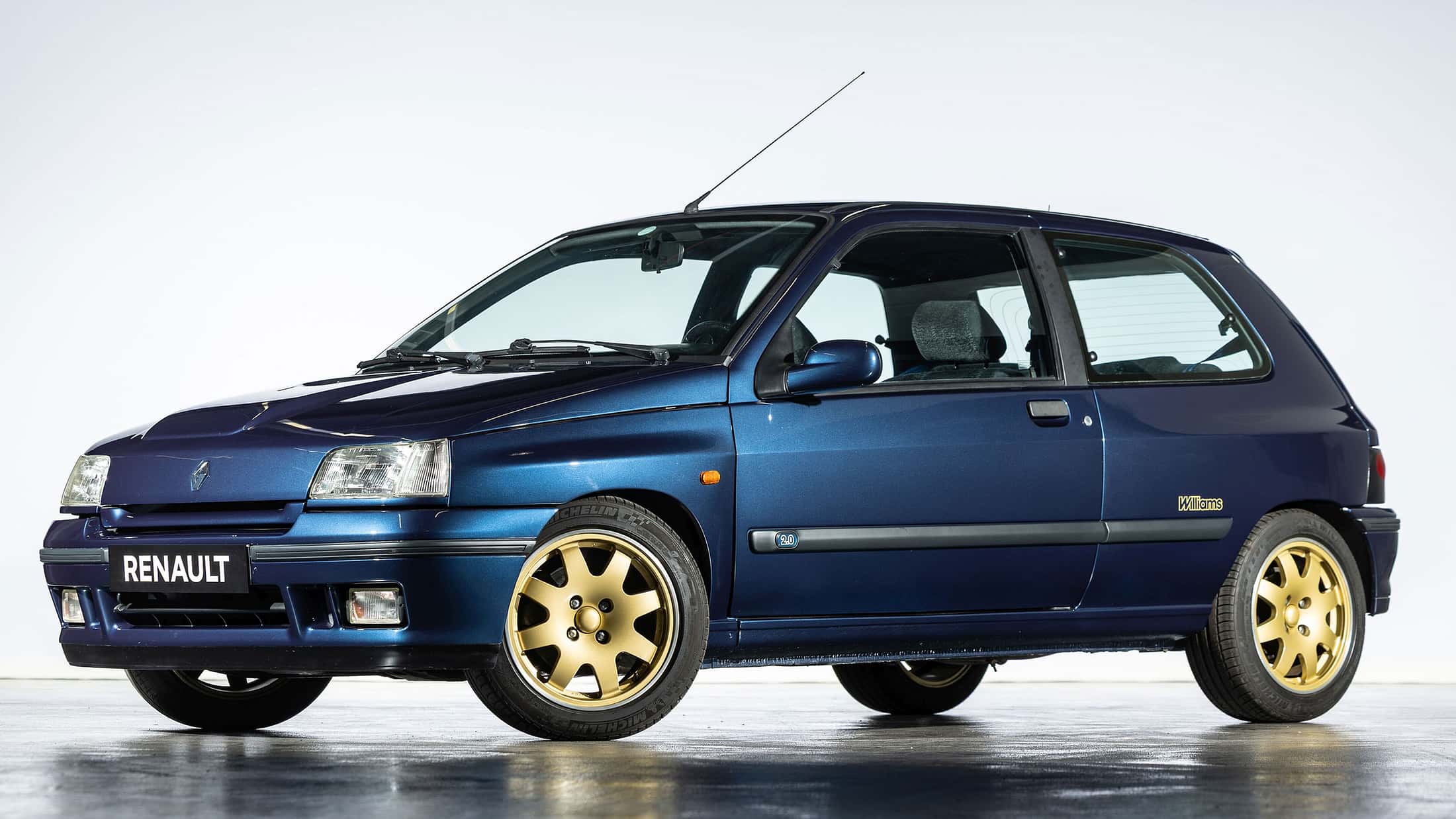 Renault-Auktion-in-Fleins-sur-Seine-12-Millionen-Euro-f-r-die-Renault-Sammlung