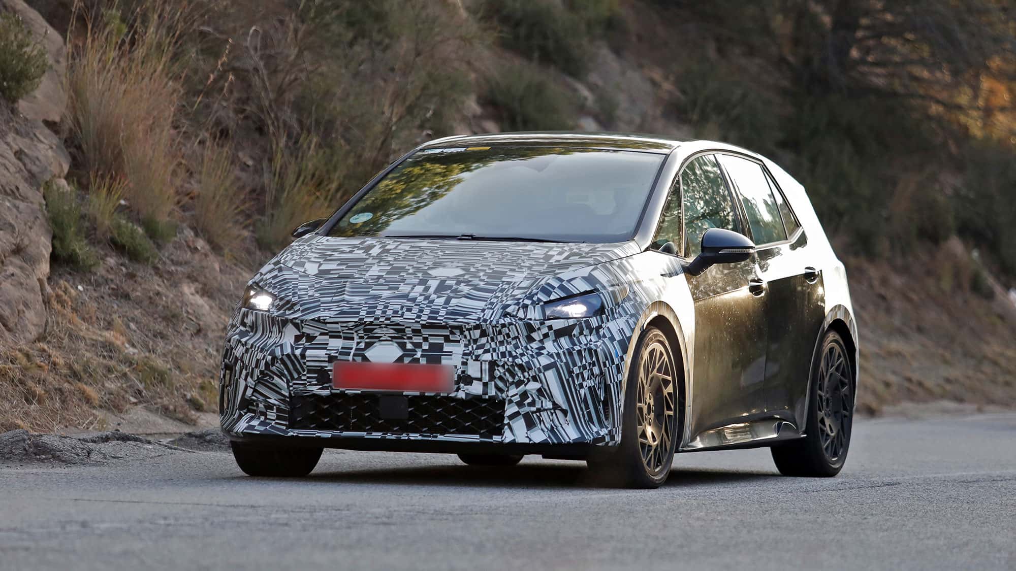 Cupra-Born-mit-2-Facelift-Der-soll-jetzt-den-Raval-machen