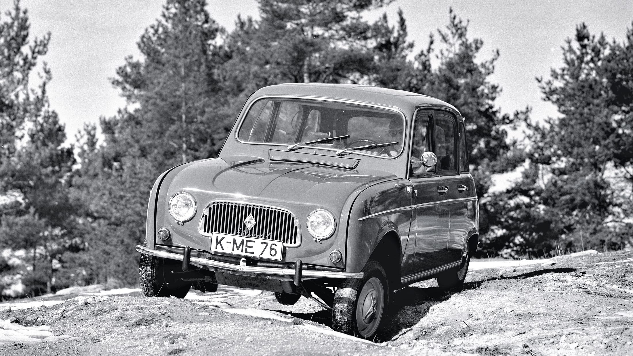 Renault-4-im-historischen-Test-Der-Dacia-Vorl-ufer-berzeugte-Millionen