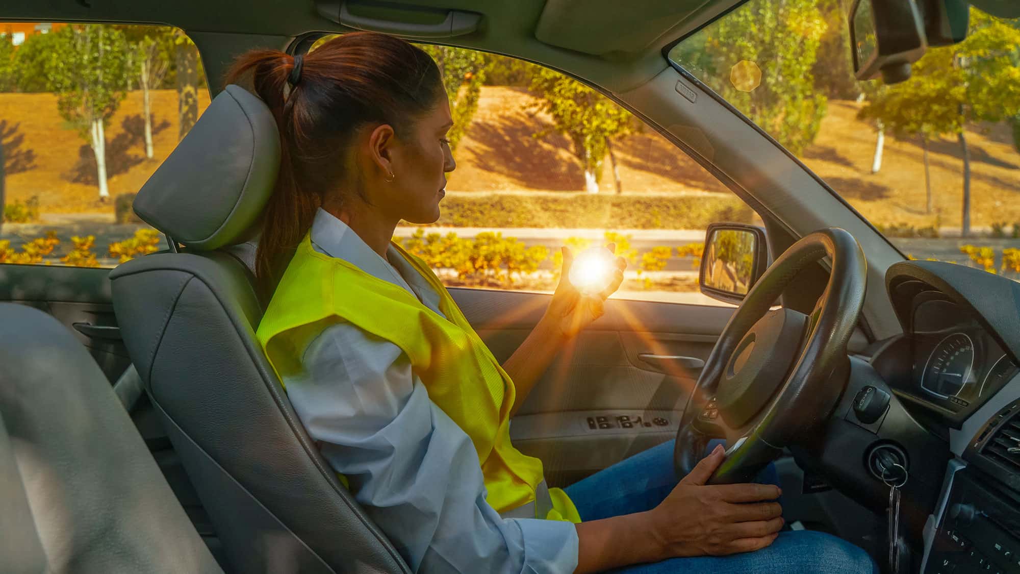 Vernetzte-V16-Warnleuchte-in-Spanien-Warndreieck-Ersatz-mit-Sicherheitsl-cken
