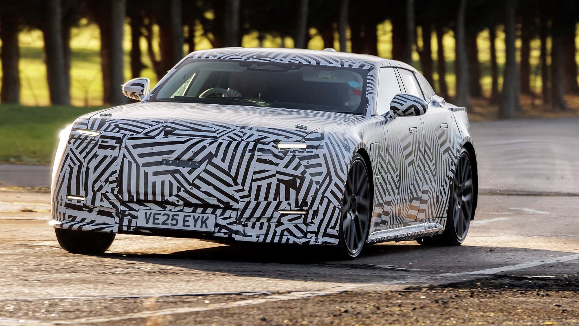 Jaguar-Electric-GT-Prototyp-im-ersten-Fahrtest-Typisches-Jaguar-Fahrgef-hl-auch-mit-E-Antrieb-