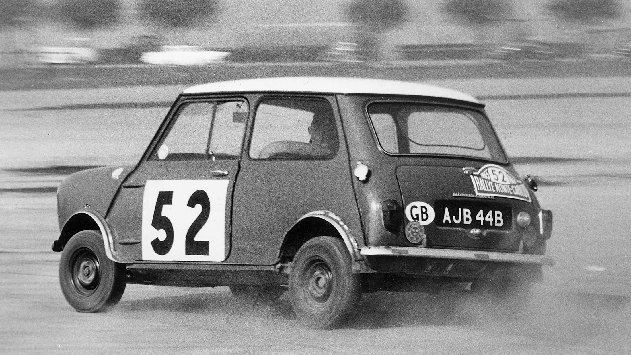 Mini-Monte-Carlo-im-historischen-Test-Der-Zwerg-der-die-Rallye-Monte-Carlo-gewann