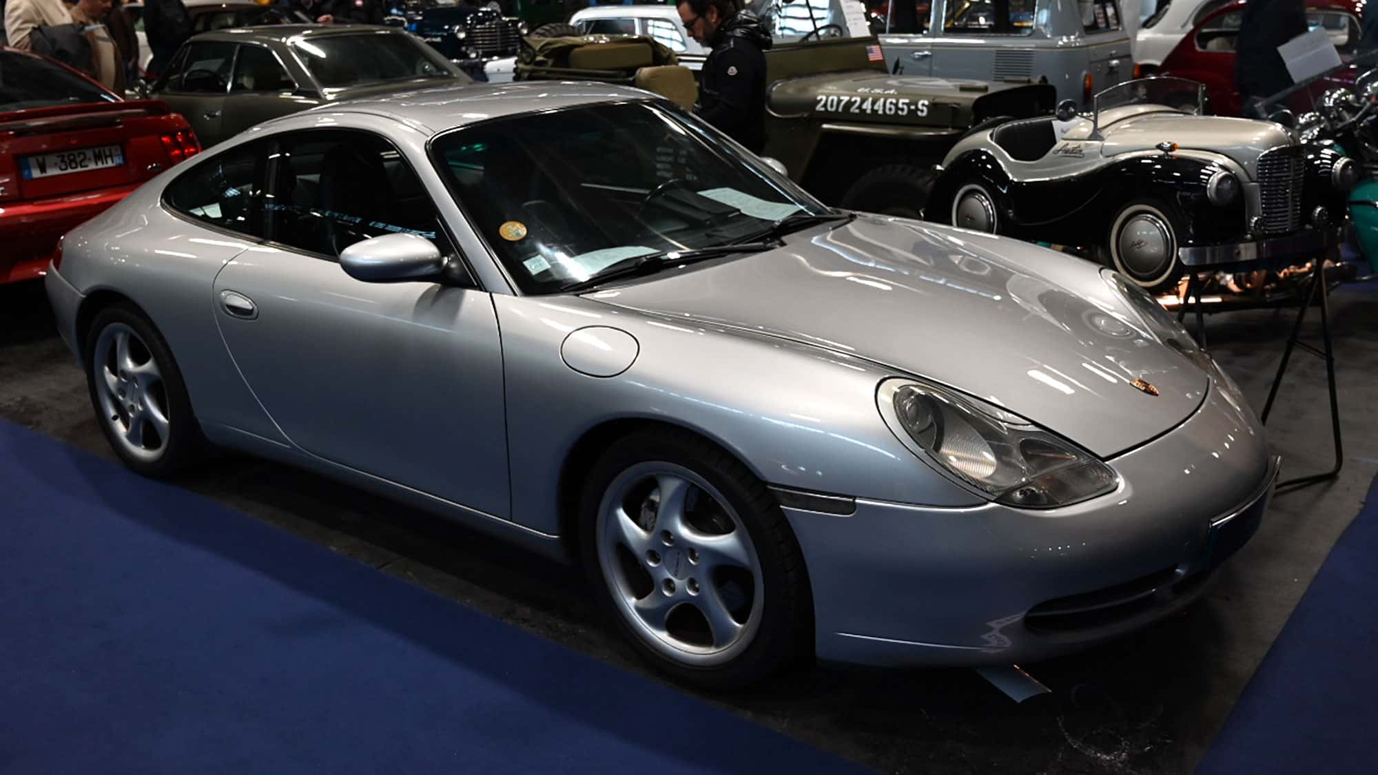 Youngtimer-und-Oldtimer-auf-der-R-tromobile-2026-Porsche-und-Golf-in-Paris-zum-gleichen-Preis