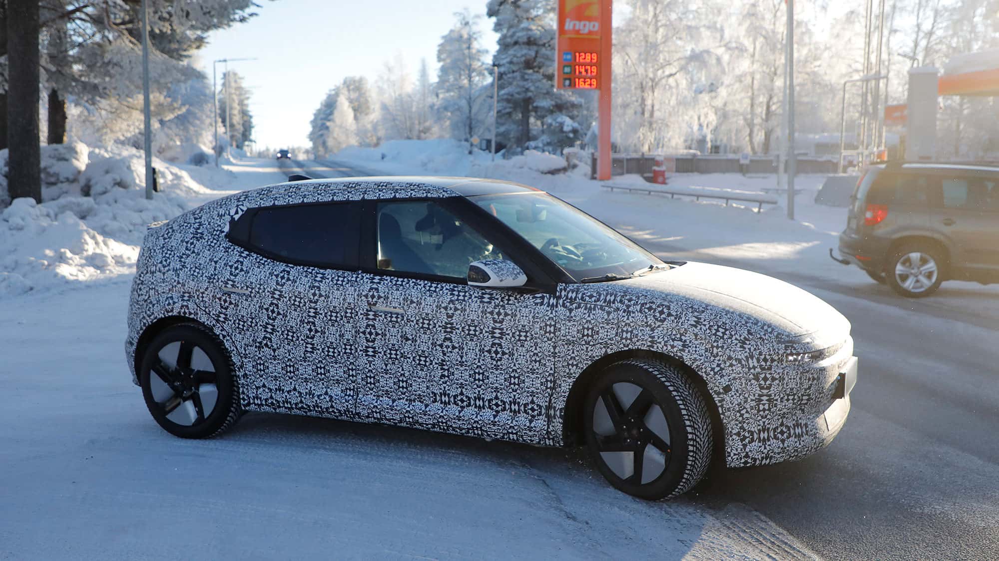 New pictures of the Hyundai Ioniq 3: What we know about the Kia EV3's ...
