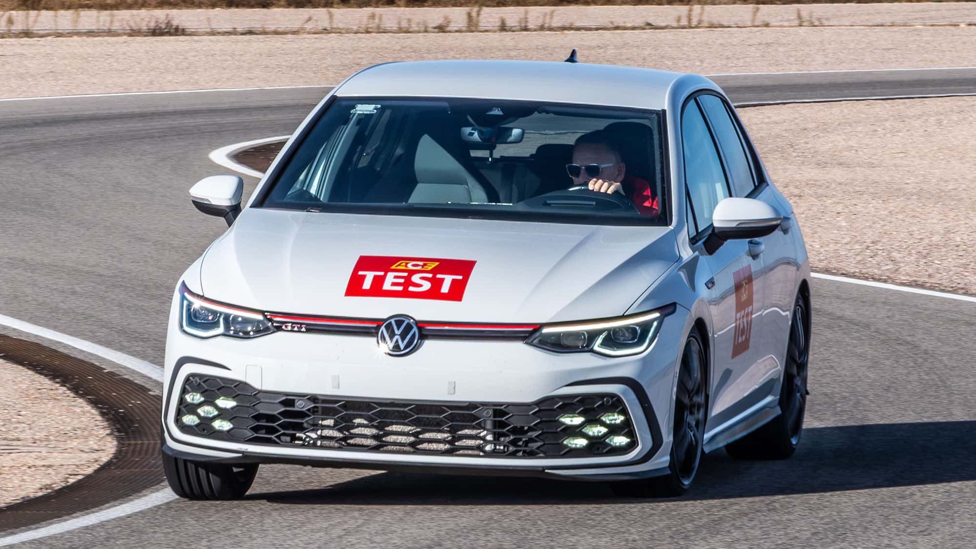 sommerreifentest-225-40-r-18-xl-des-ace-budget-reifen-bremst-schlecht