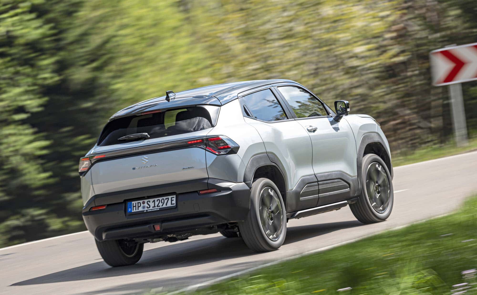 Suzuki-e-Vitara-im-Test-Wie-schl-gt-sich-Suzukis-erster-E-SUV-