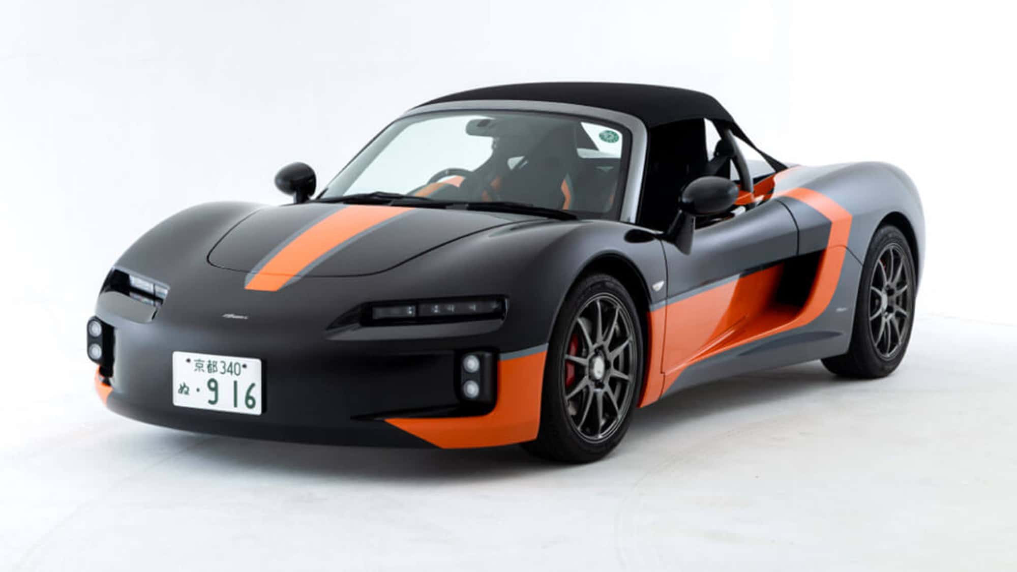 Tommykaira-ZZ-lebt-wieder-Roadster-Sweep-9-als-EV-Update
