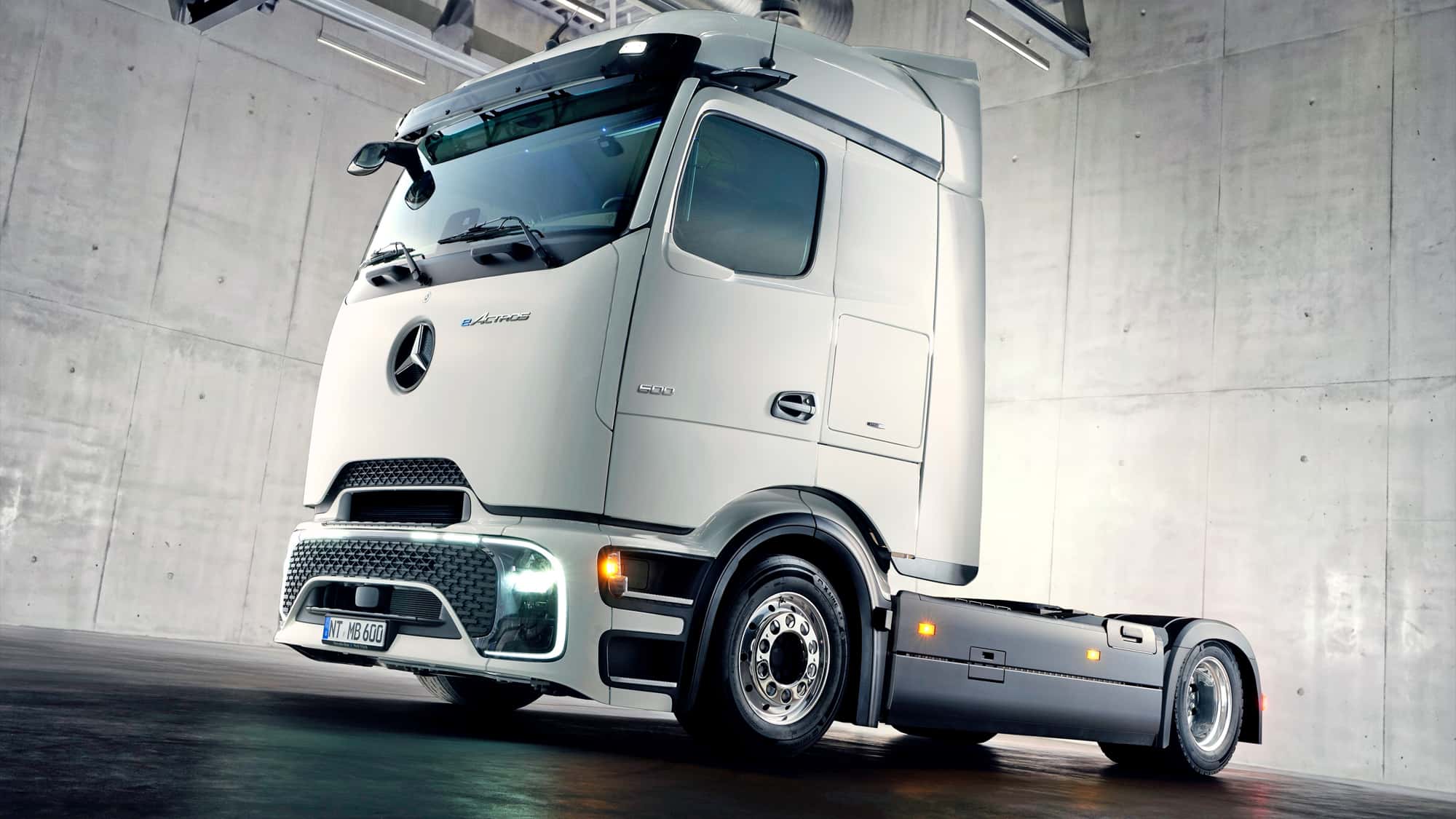 Neuer-Mercedes-eActros-Lowliner-Elektrischer-Tiefstapler