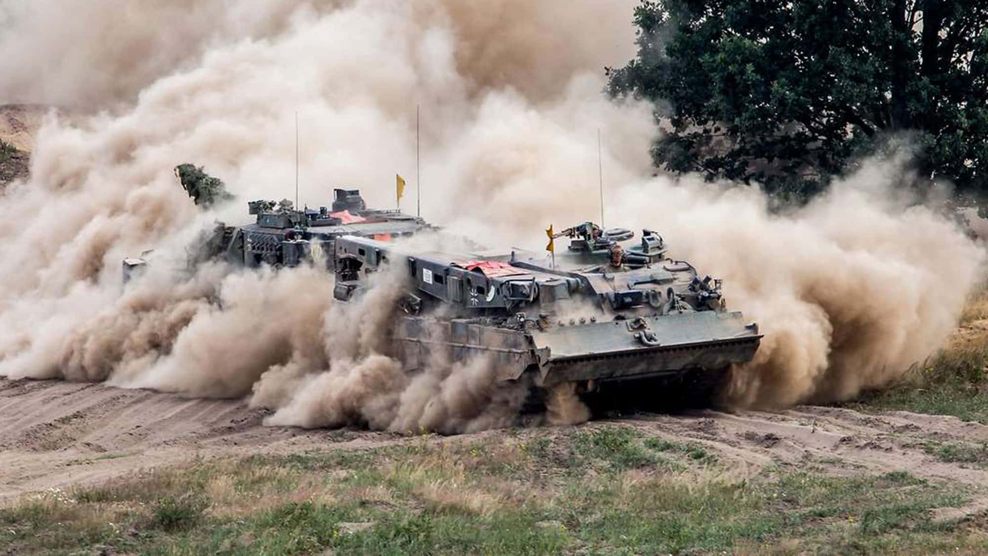 Irre-Kraft-hohes-Tempo-Monster-Antrieb-Neue-B-ffel-f-r-die-Bundeswehr