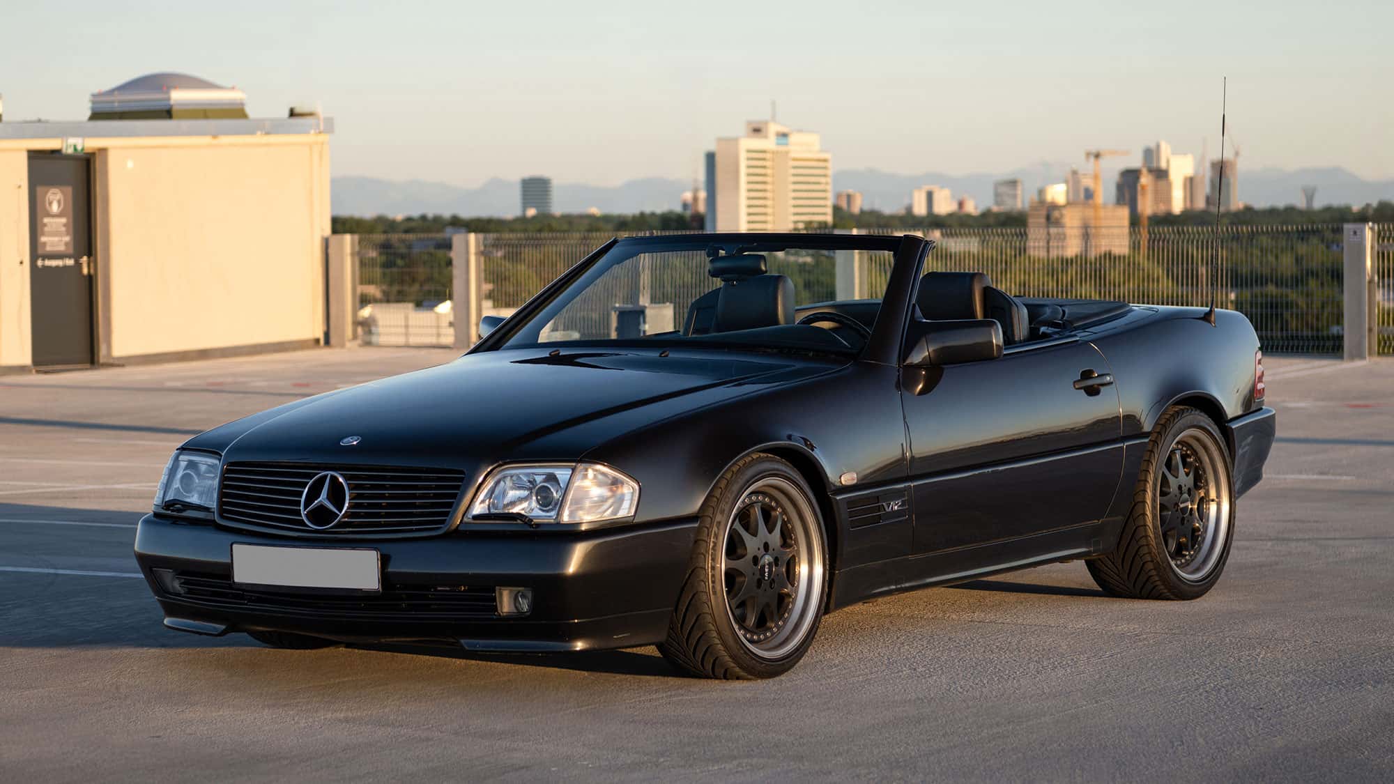 mercedes-benz-sl-r-129-brabus-7-3s-v12-304-km-h-f-r-200-000-euro