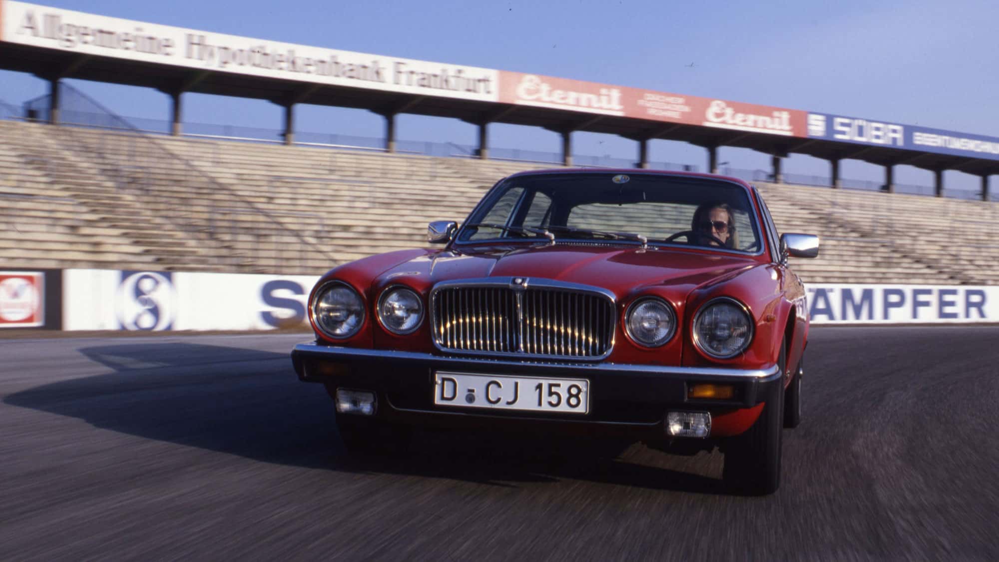 Jaguar-XJ6-und-XJ12-im-historischen-Fahrbericht-Lohnt-der-Aufstieg-zum-12-Zylinder-