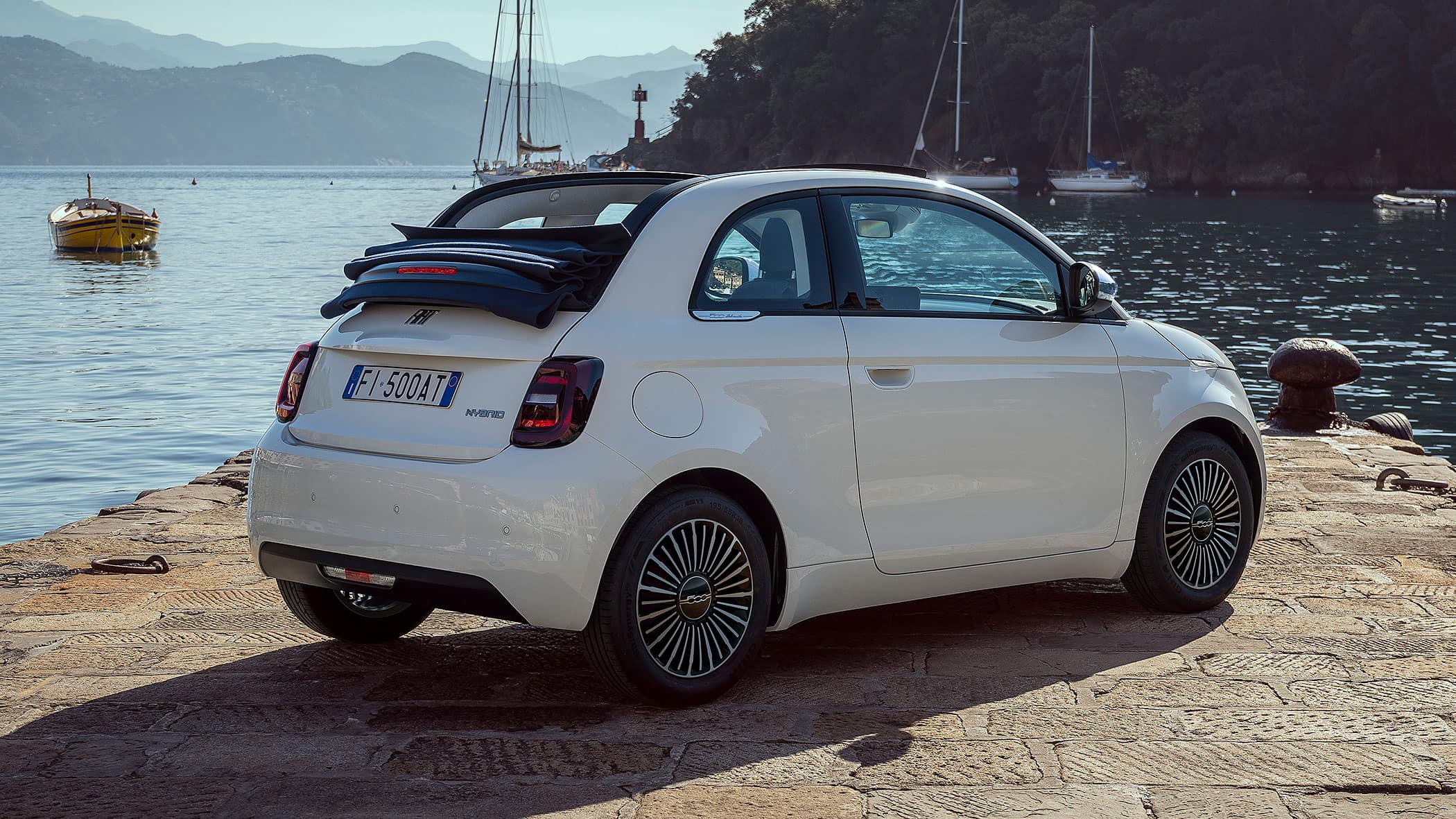 Fiat-500-Hybrid-Dolcevita-Cabrio-mit-einer-Extra-Portion-Sommer