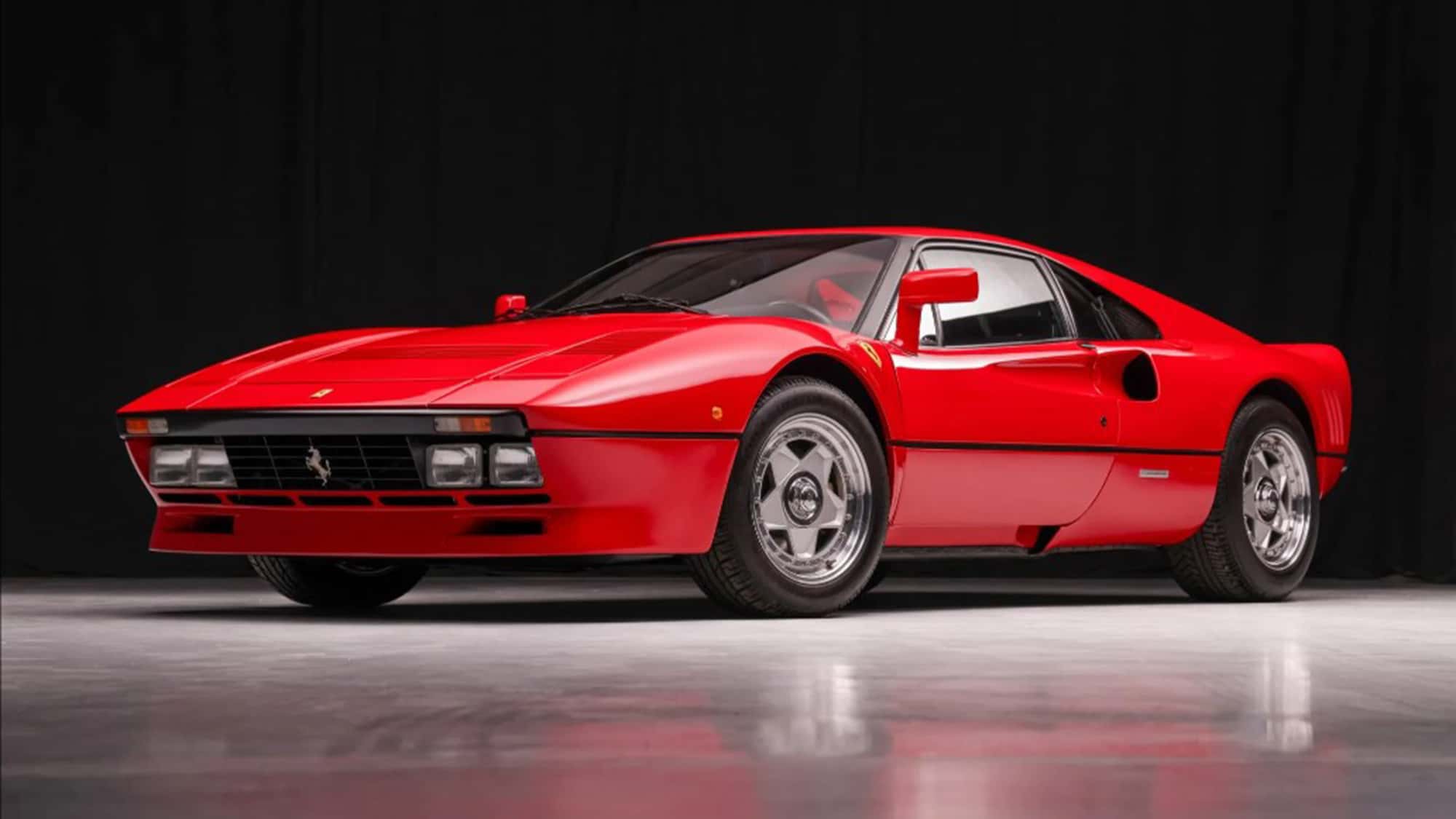 Ferrari-288-GTO-mit-bewegter-Geschichte-Erst-beschlagnahmt-dann-in-adeligem-Besitz